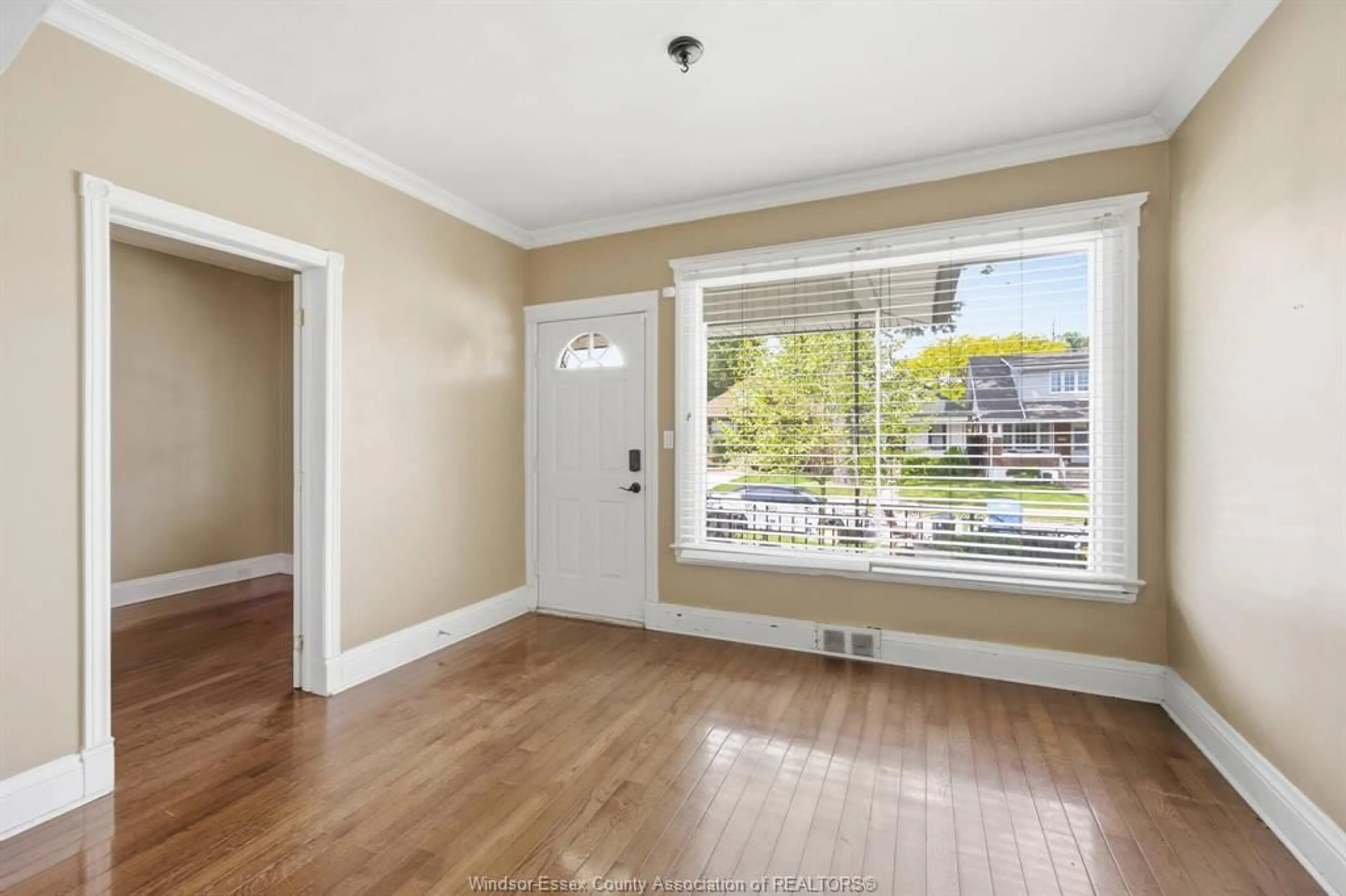 A pic of a room for 924 MARENTETTE Ave, Windsor Ontario N9A 2A3
