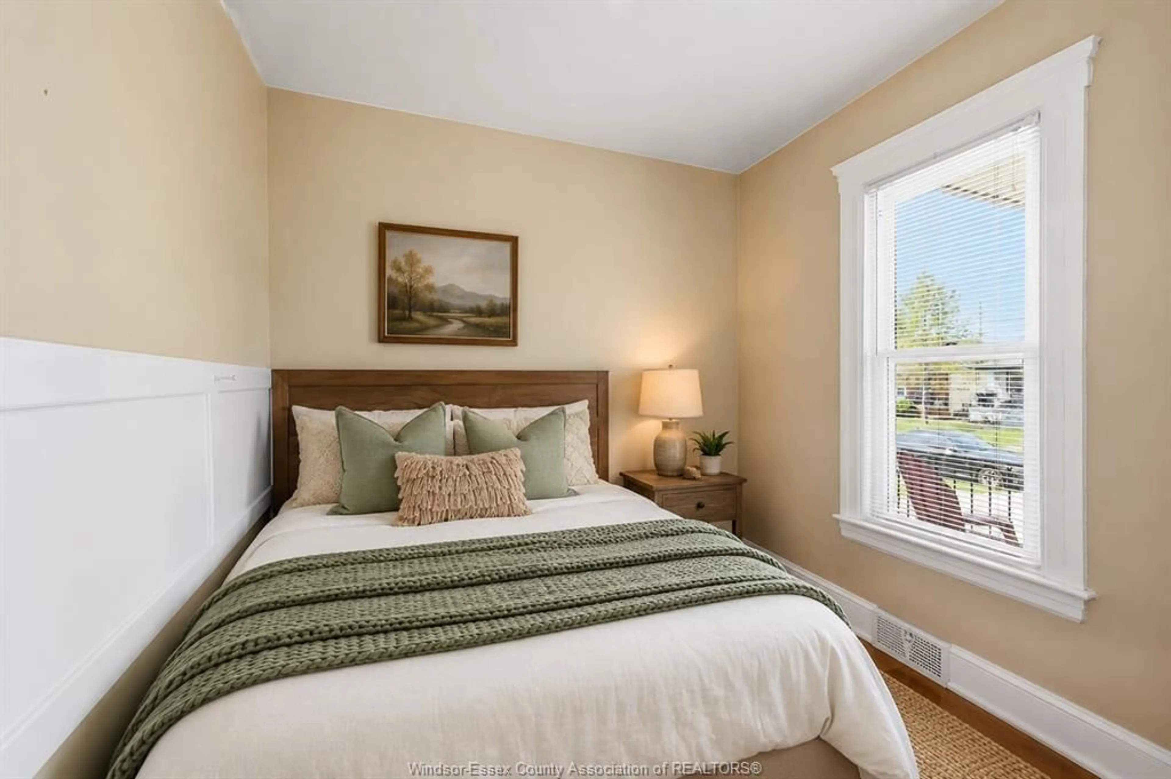 Bedroom with bed, unknown for 924 MARENTETTE Ave, Windsor Ontario N9A 2A3