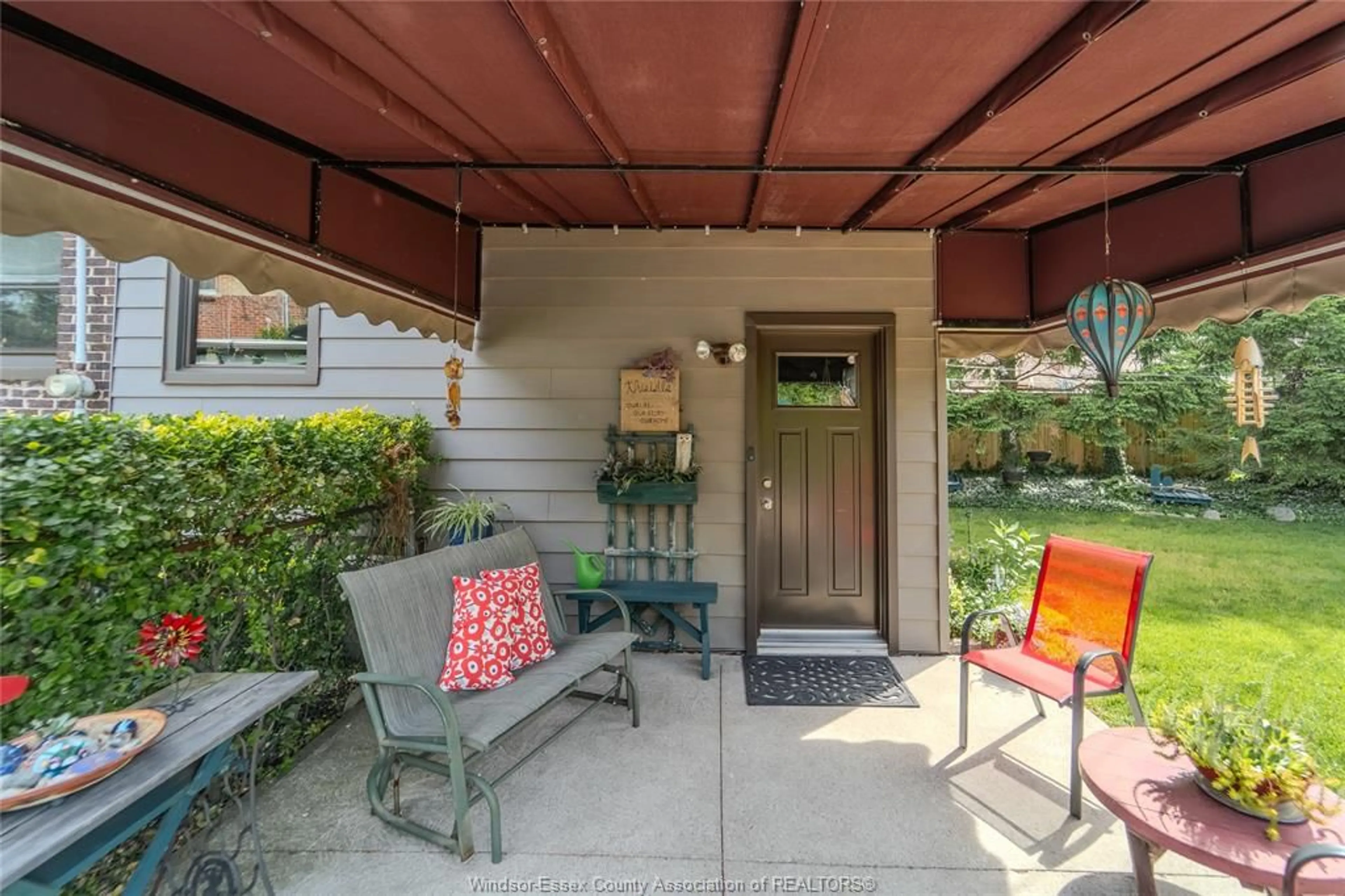 Patio, street for 6151 Wyandotte St, Windsor Ontario N8S 1N4