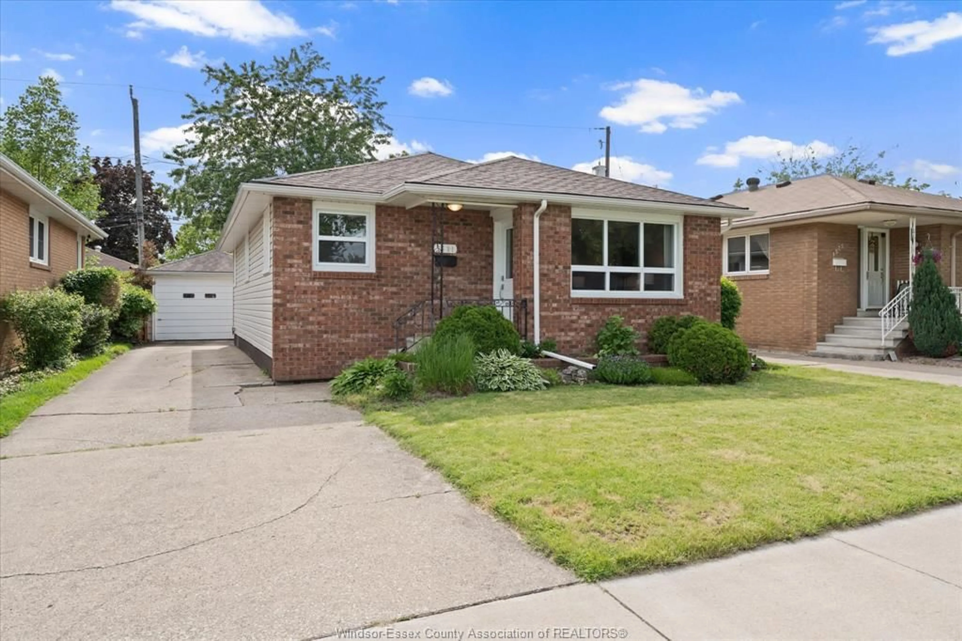 Home with brick exterior material, street for 1531 LABADIE, Windsor Ontario N8Y 4H3