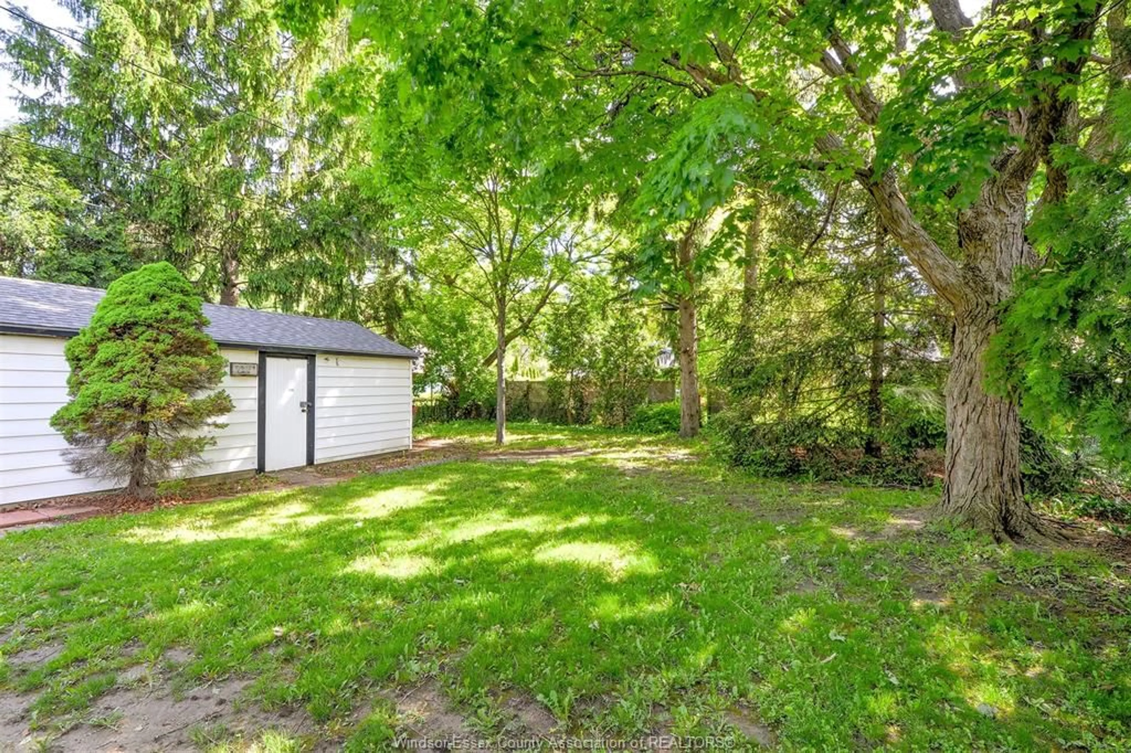 Shed for 2870 ALEXANDRA Ave, Windsor Ontario N9E 2J7