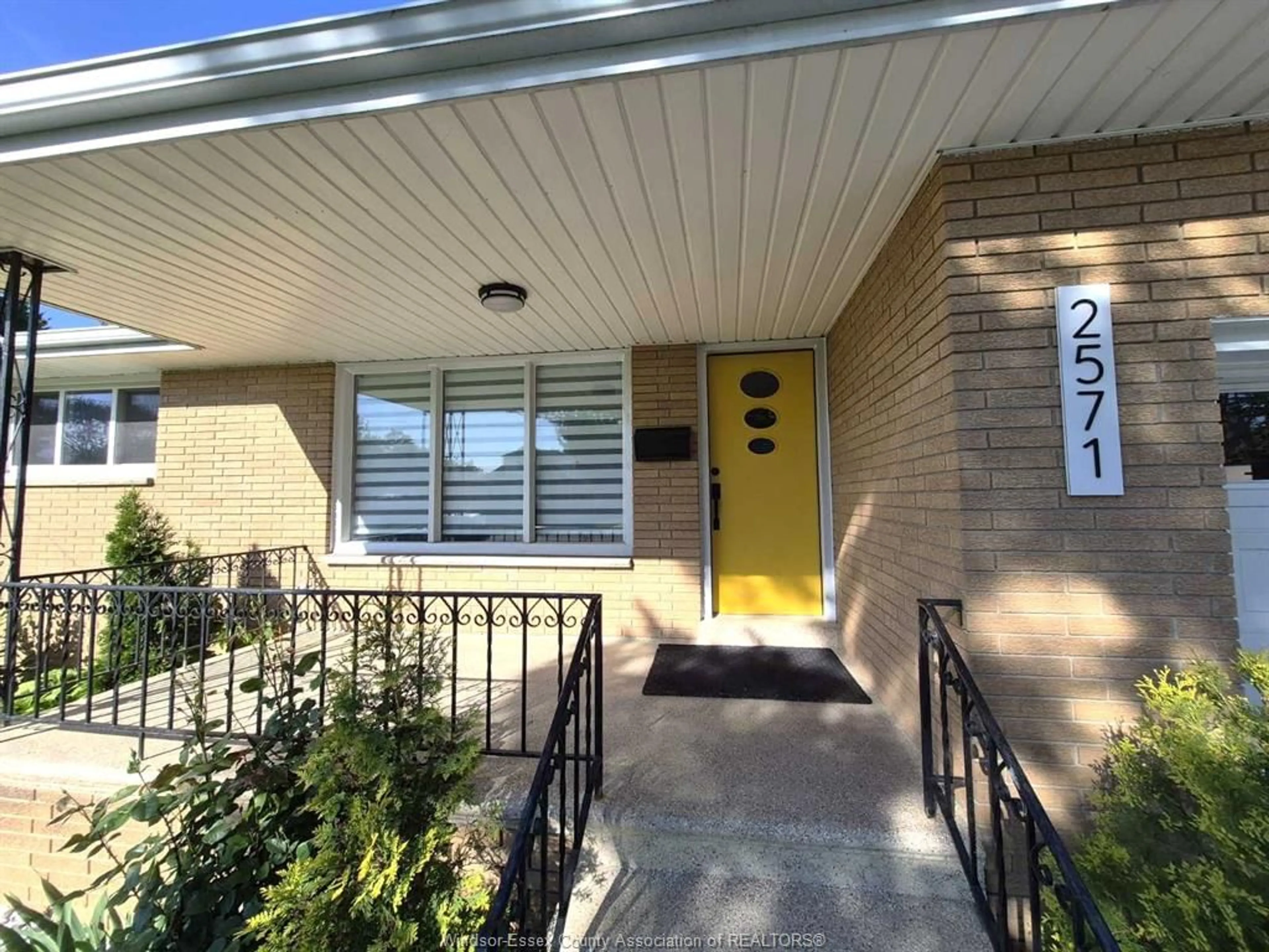 Unknown for 2571 JOS ST LOUIS Ave, Windsor Ontario N8T 2M4