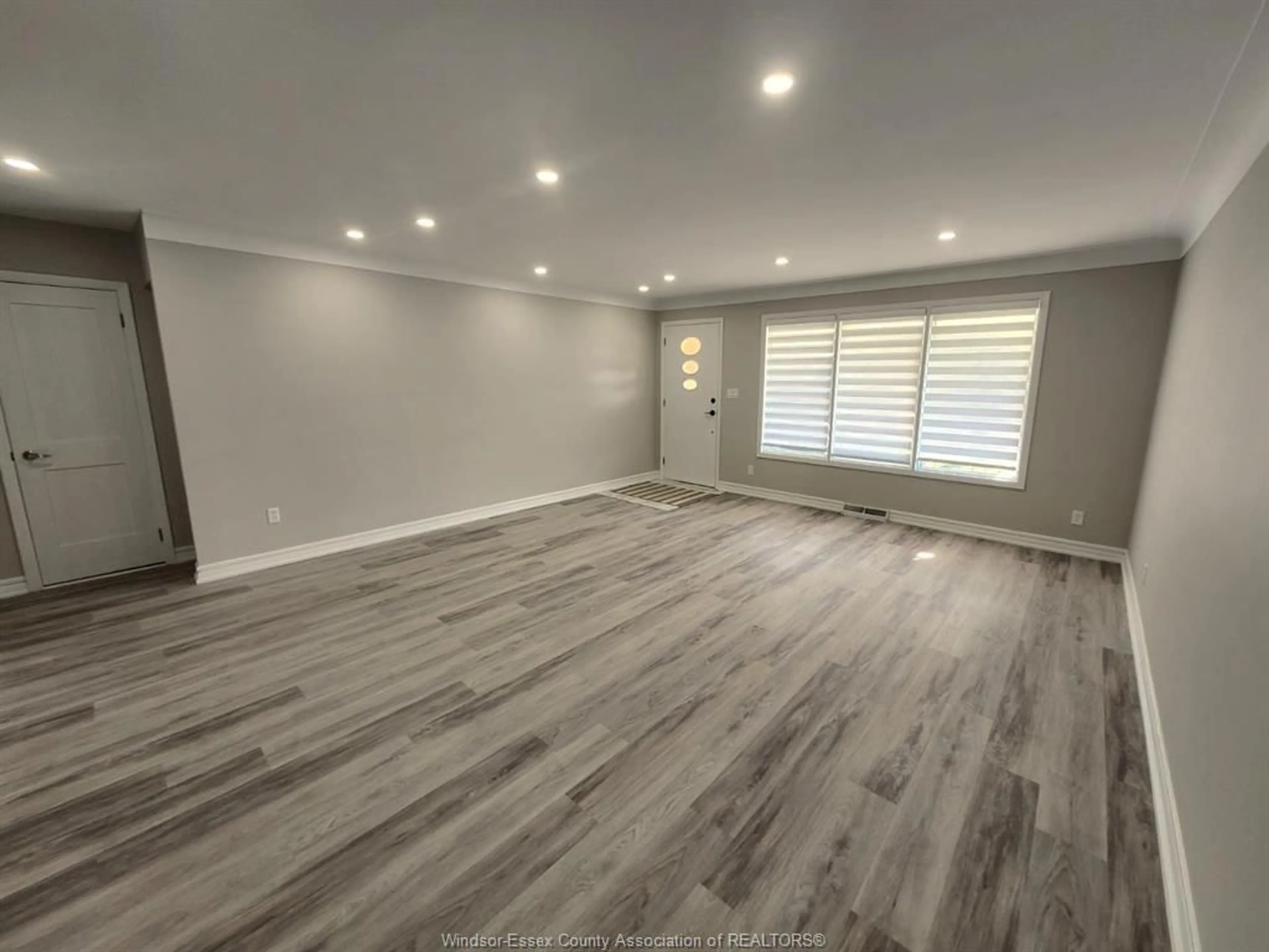 A pic of a room for 2571 JOS ST LOUIS Ave, Windsor Ontario N8T 2M4