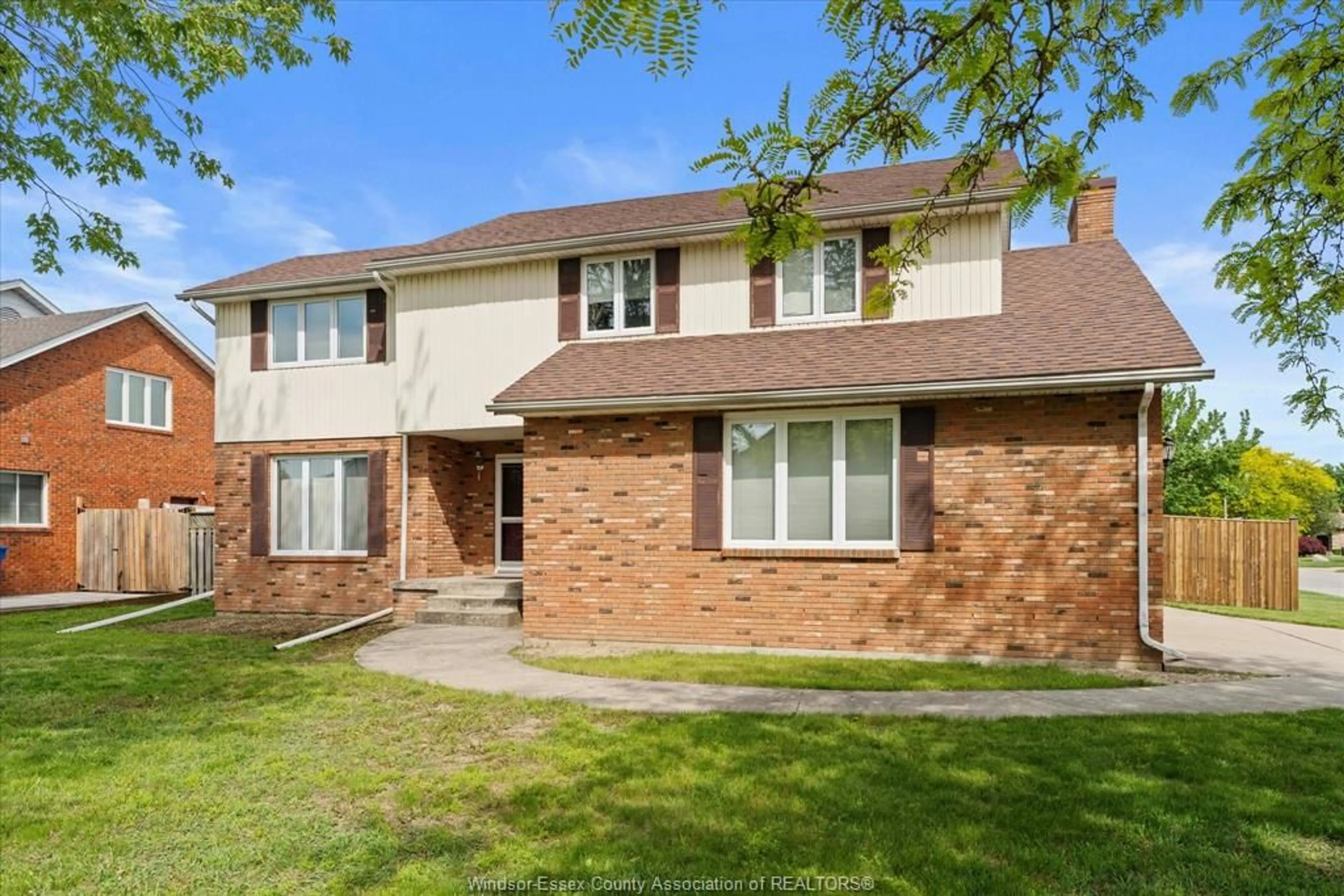 Home with brick exterior material, street for 500 ROSTREVOR, Tecumseh Ontario N8N 2B8
