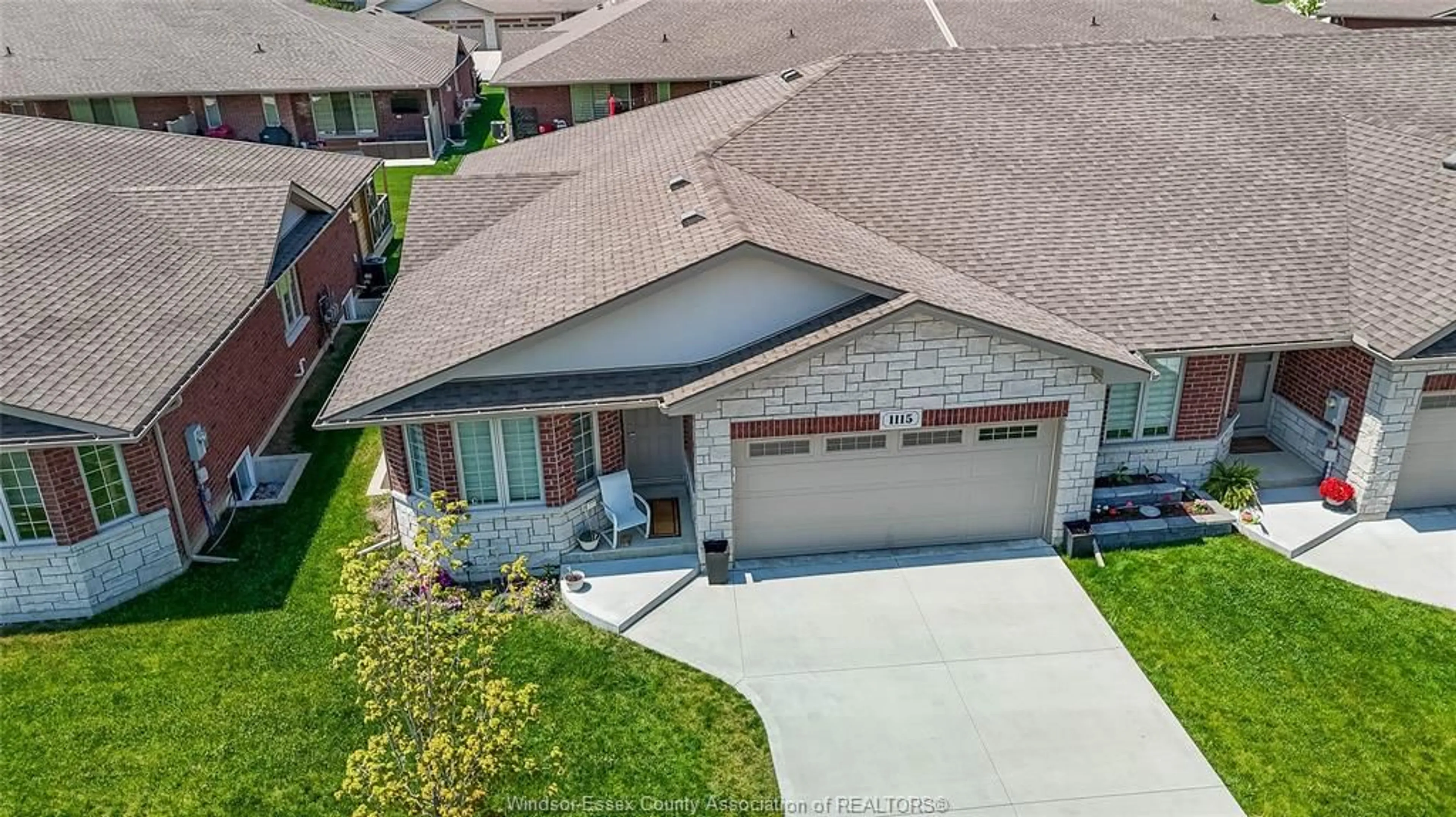 A pic from outside/outdoor area/front of a property/back of a property/a pic from drone, street for 1115 COPELAND, Windsor Ontario N8P 0C6