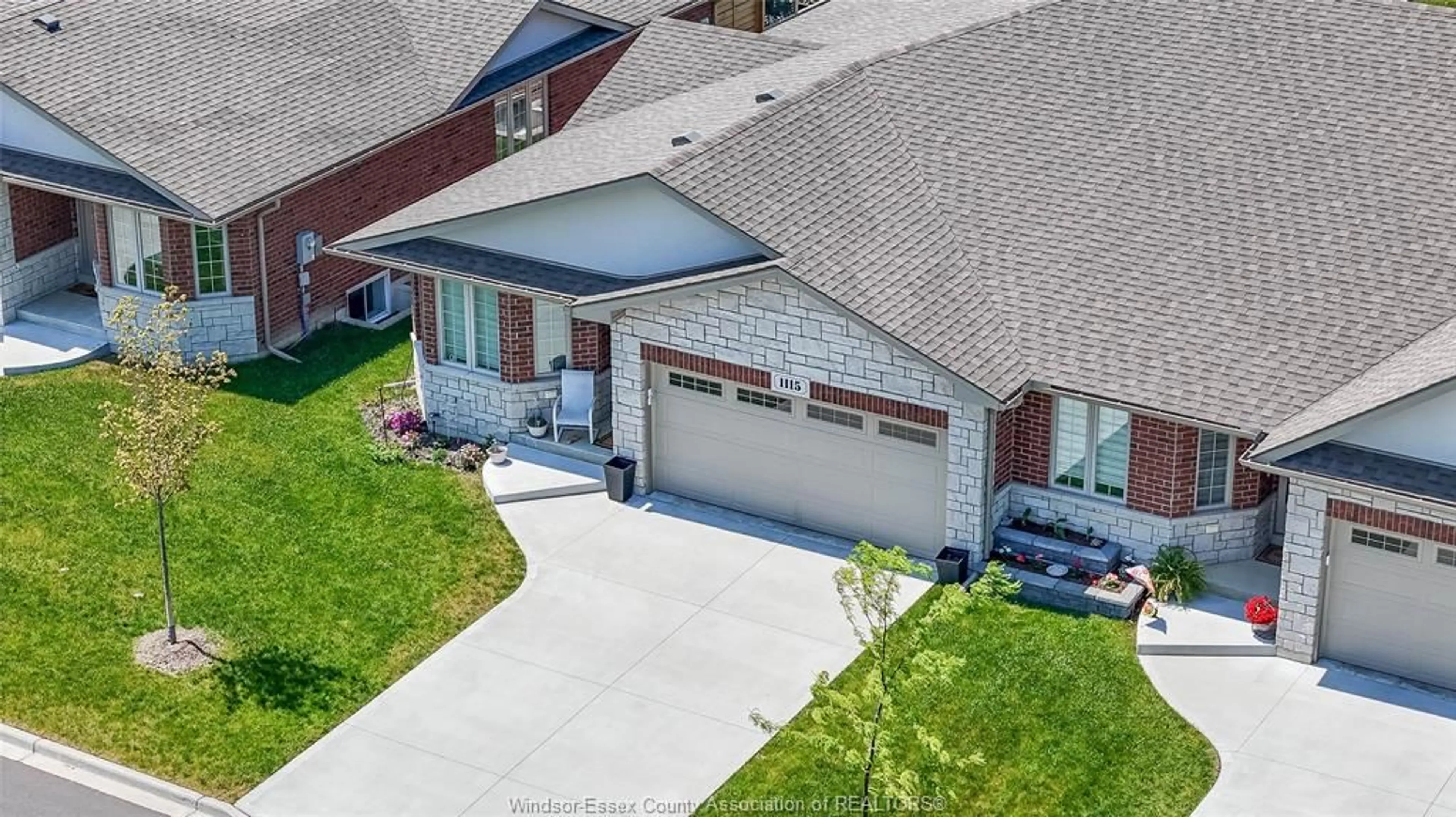 A pic from outside/outdoor area/front of a property/back of a property/a pic from drone, street for 1115 COPELAND, Windsor Ontario N8P 0C6