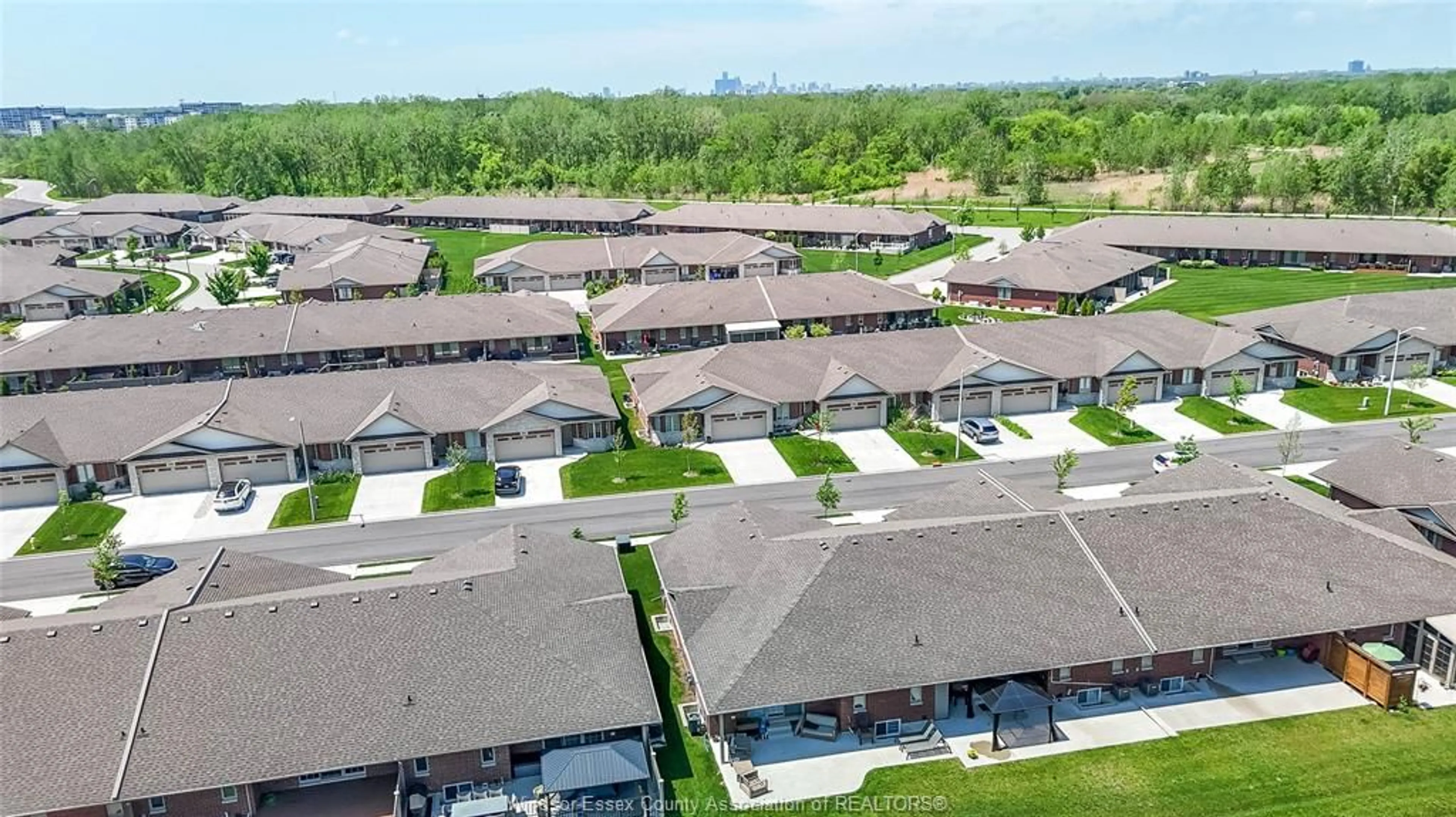 A pic from outside/outdoor area/front of a property/back of a property/a pic from drone, unknown for 1115 COPELAND, Windsor Ontario N8P 0C6