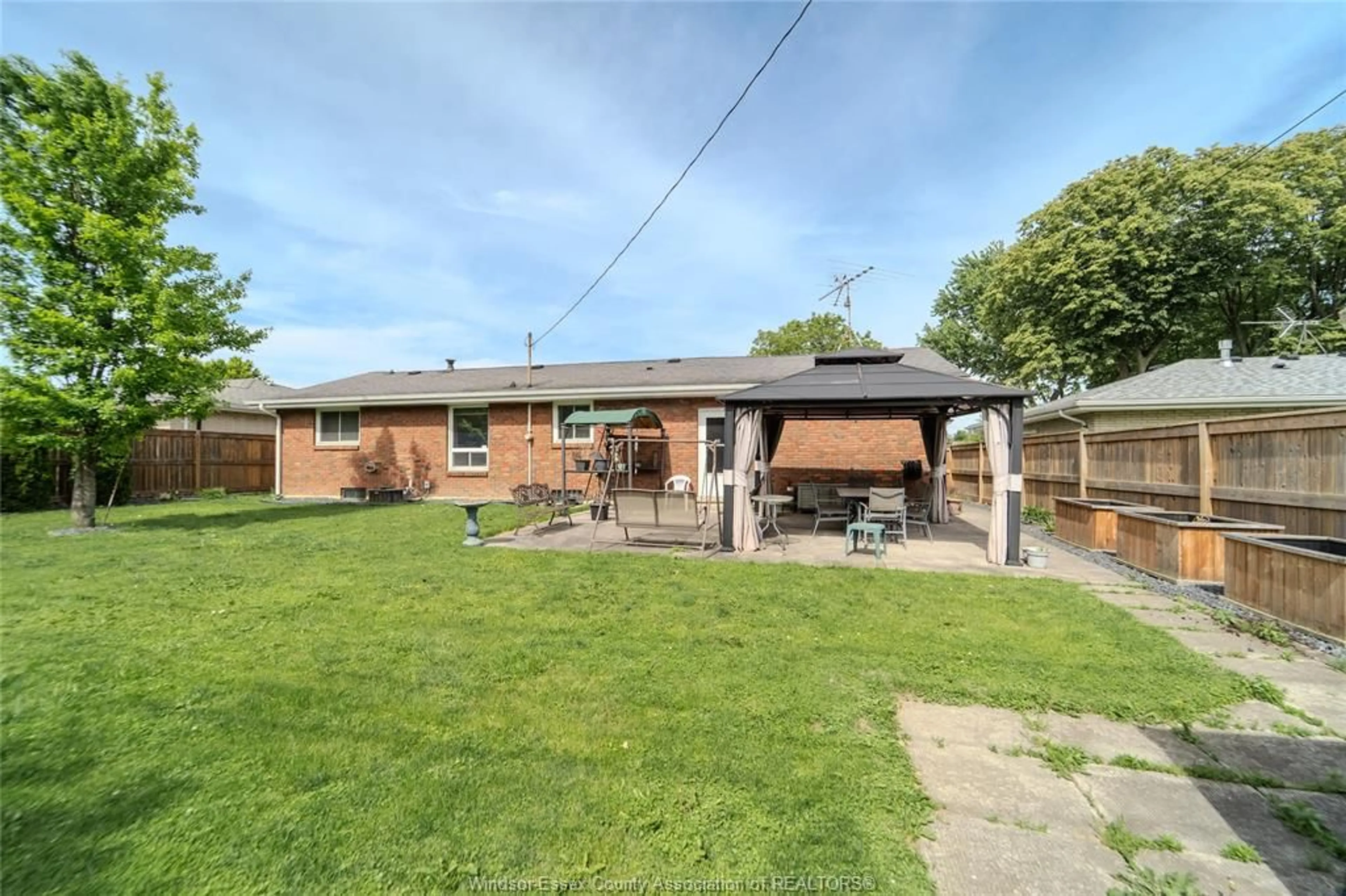 A pic from outside/outdoor area/front of a property/back of a property/a pic from drone, street for 2495 MCKAY, Windsor Ontario N9E 2P4