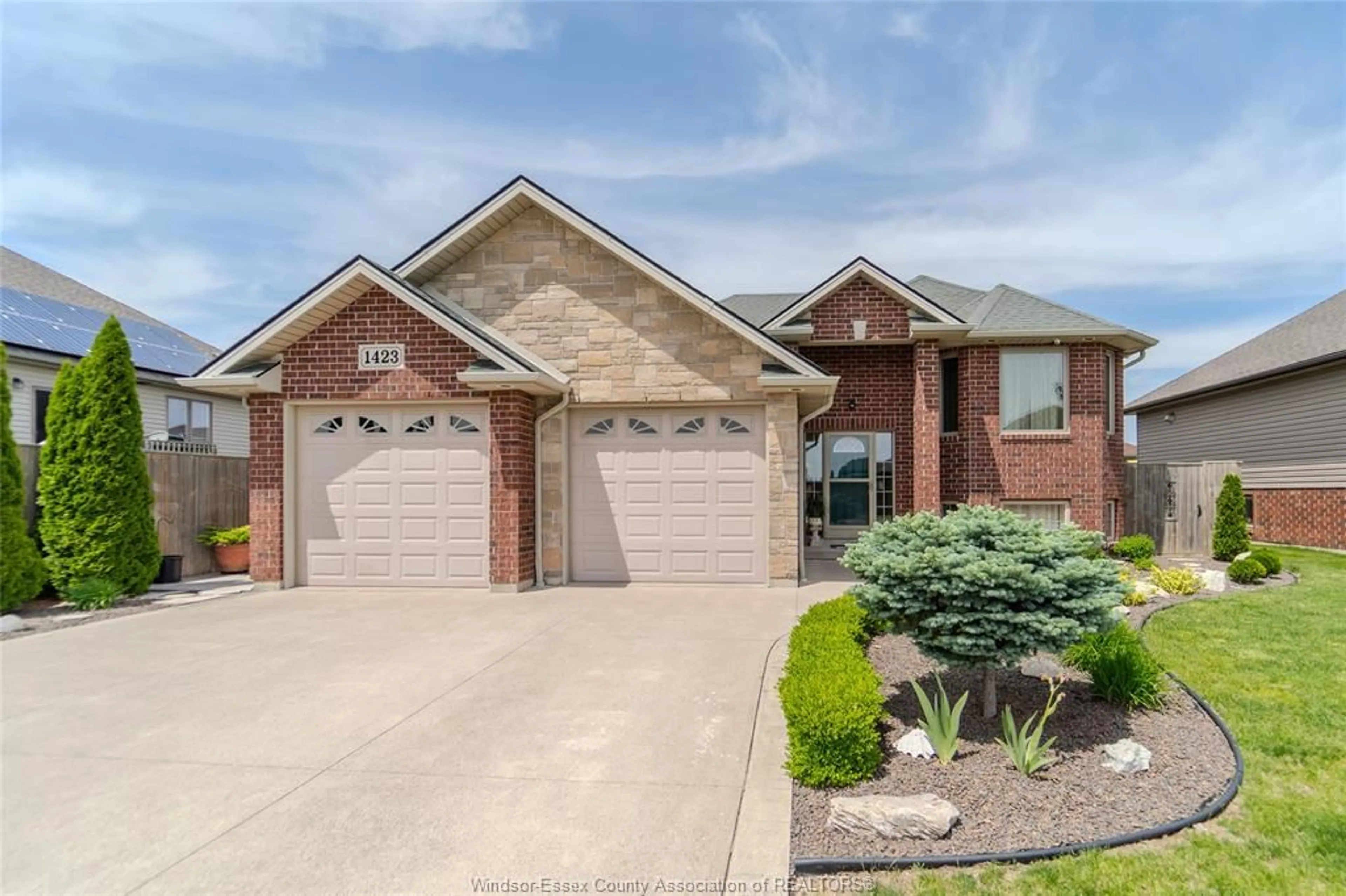 Home with brick exterior material, unknown for 1423 OAKWOOD, Lakeshore Ontario N0R 1A0