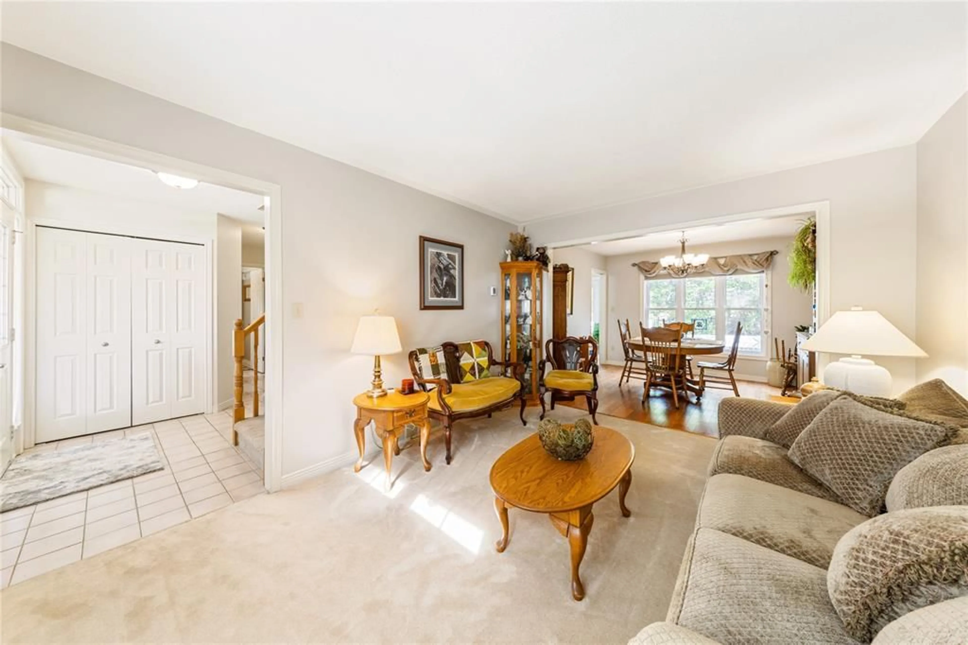 Living room with furniture, unknown for 395 APRIL Crt, St Clair Ontario N0N 1G0