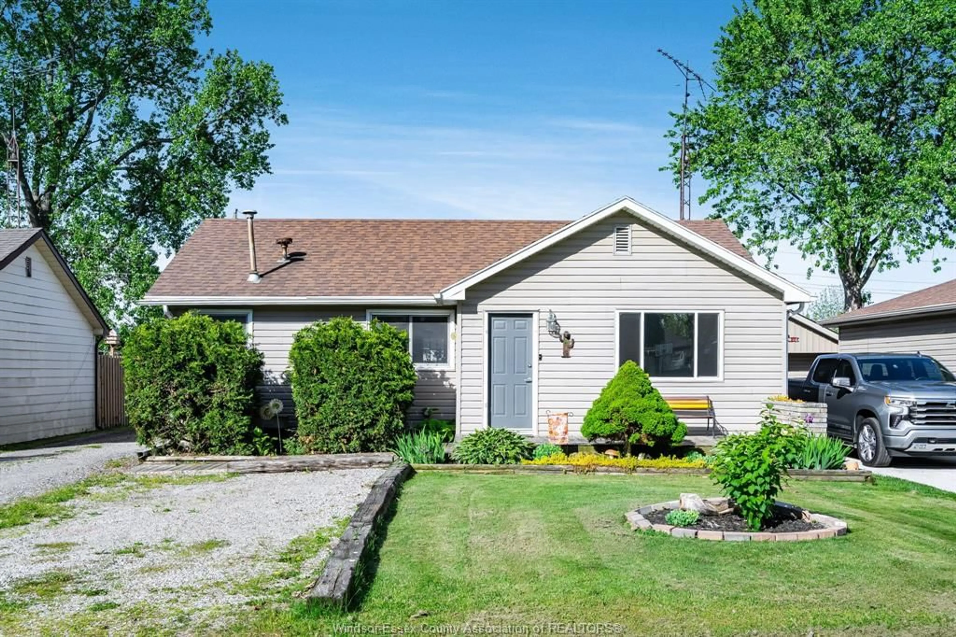 Home with vinyl exterior material, street for 6 Standaert Rd, Chatham Ontario N7M 5J7