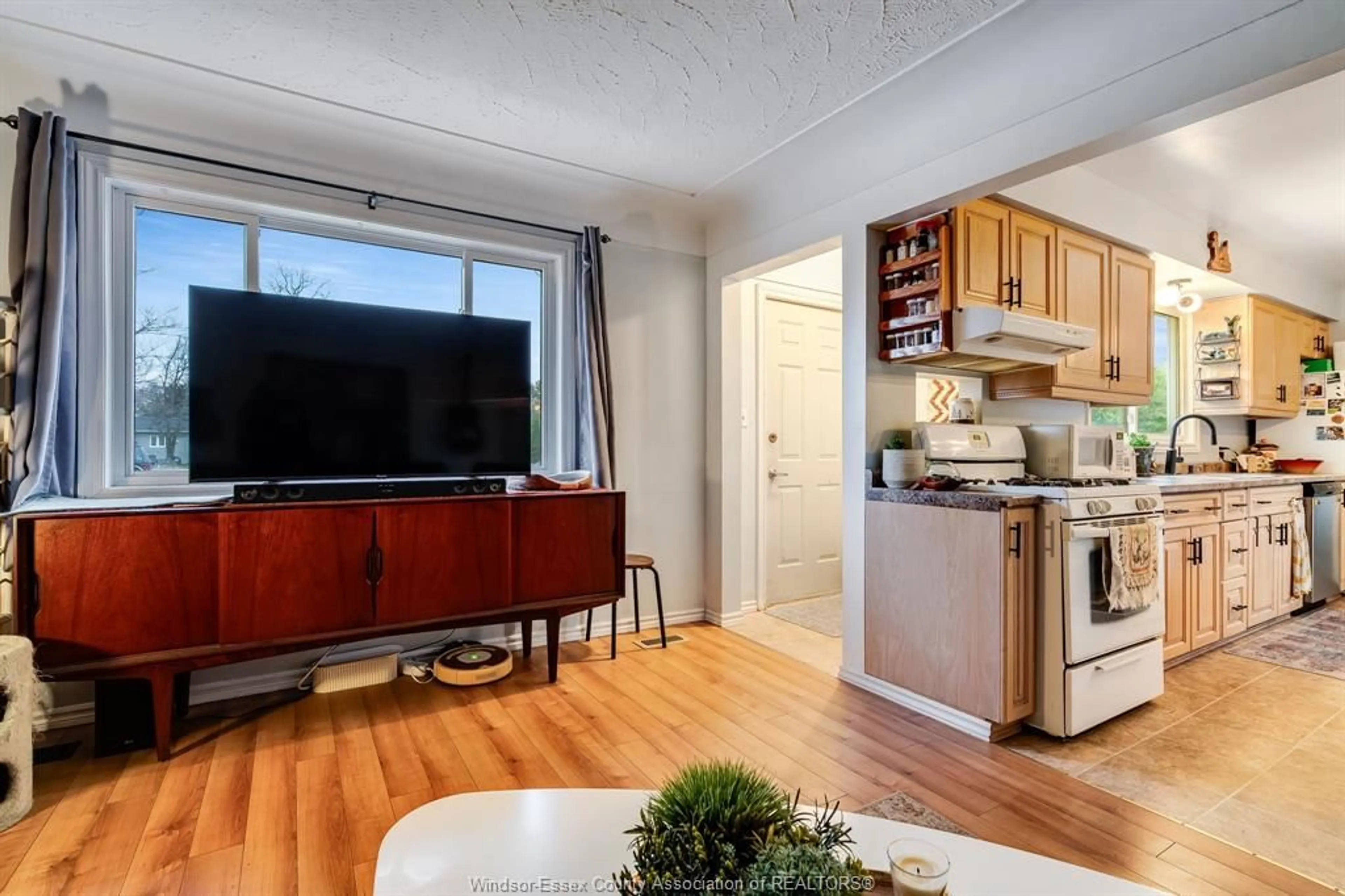 Unknown for 6 Standaert Rd, Chatham Ontario N7M 5J7
