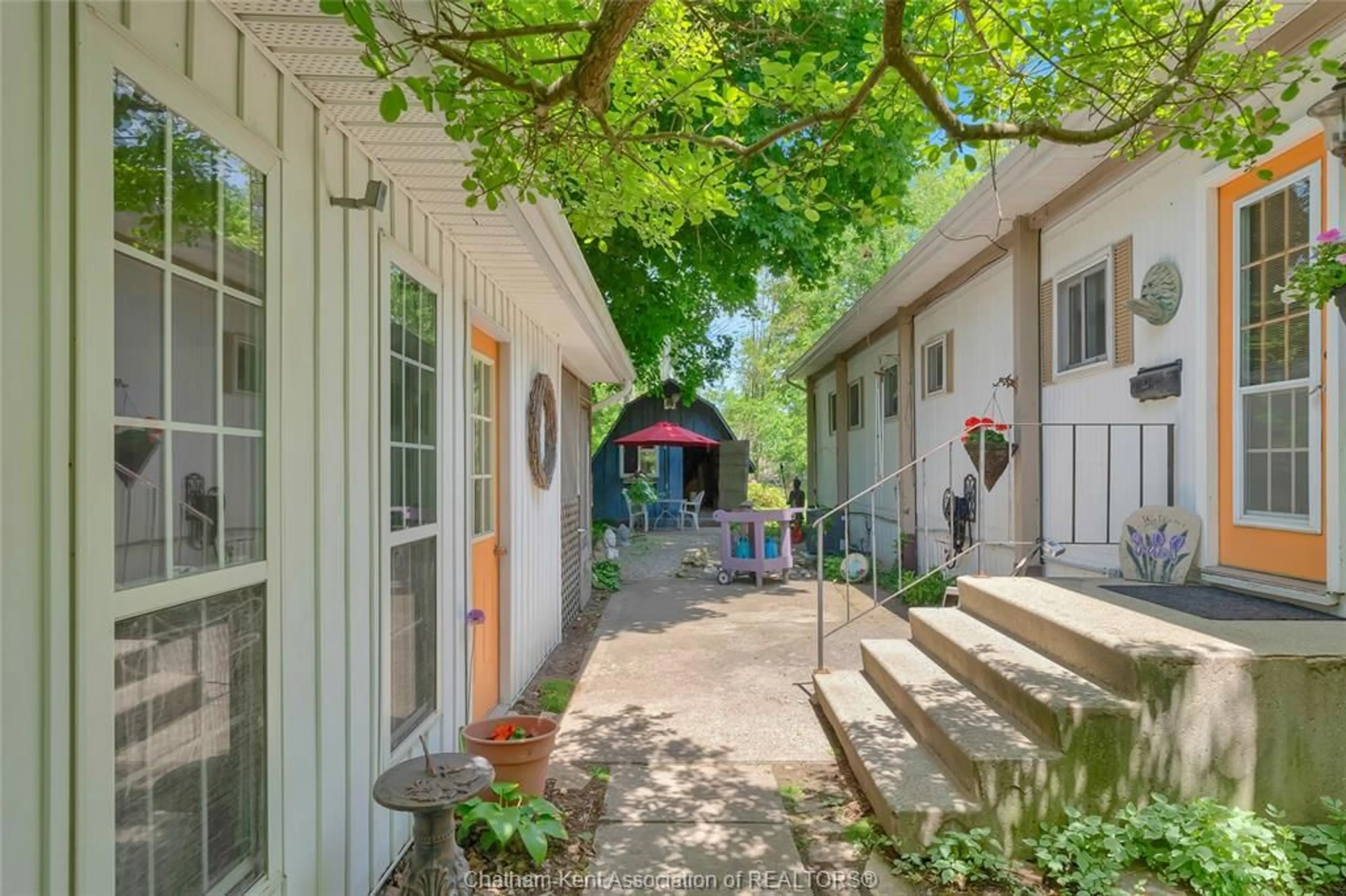 Patio, street for 29338 Jane Rd #95, Chatham-Kent Ontario N0P 2K0