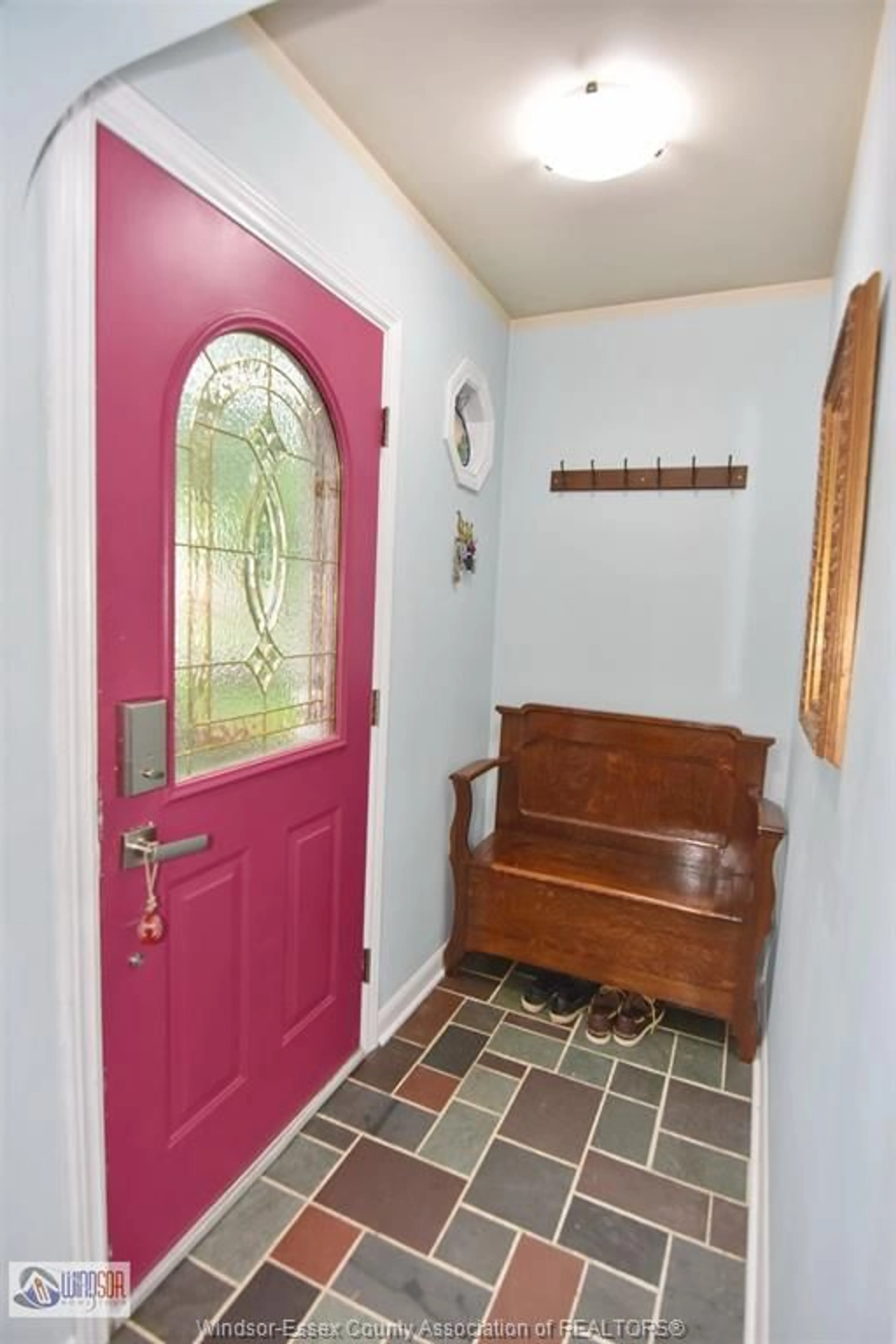 Indoor entryway for 1224 BELLE ISLE VIEW, Windsor Ontario N8S 3G7