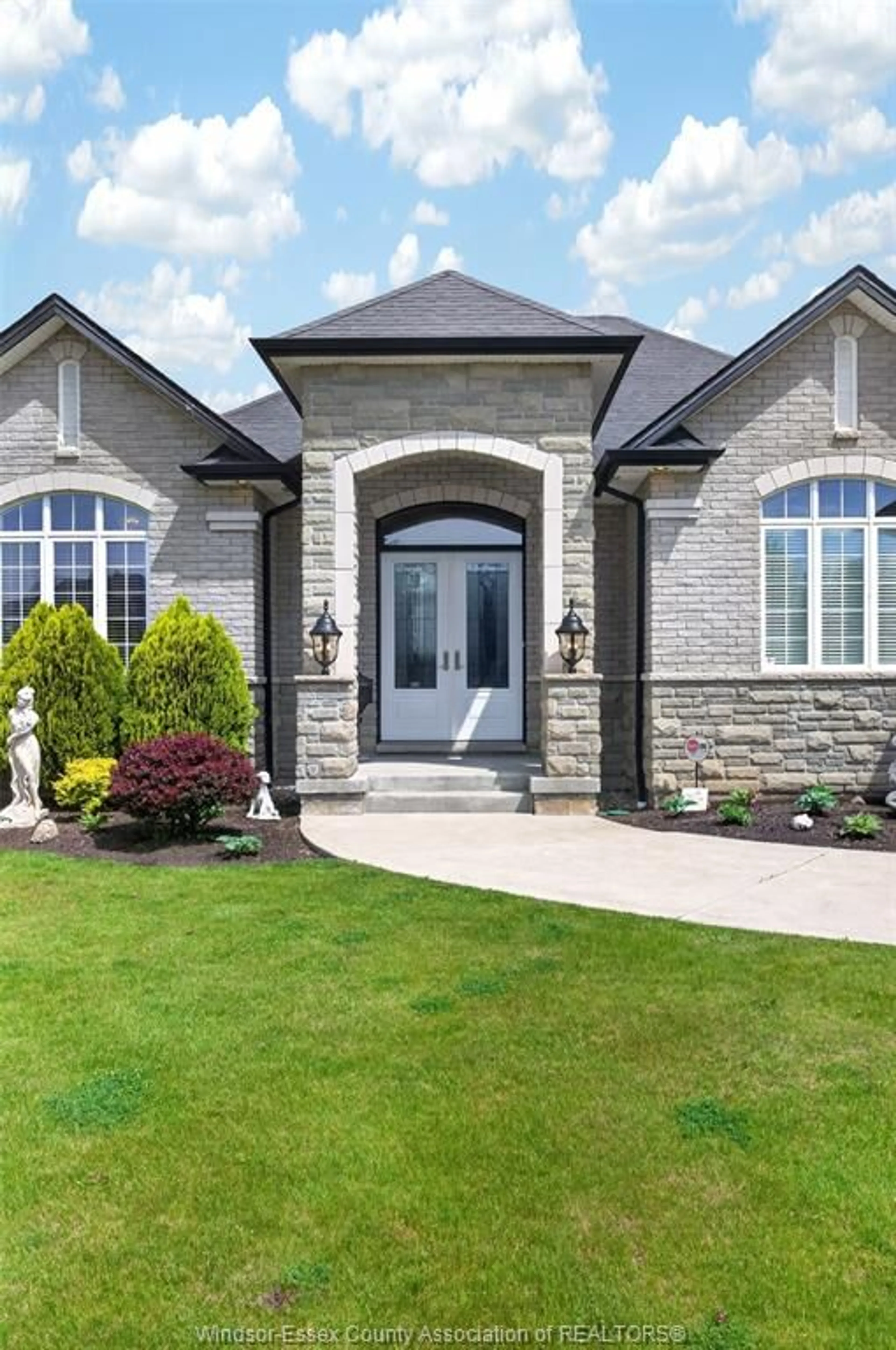 Home with brick exterior material, street for 6 VALLOCHIE Crt, Kingsville Ontario N9Y 4C8