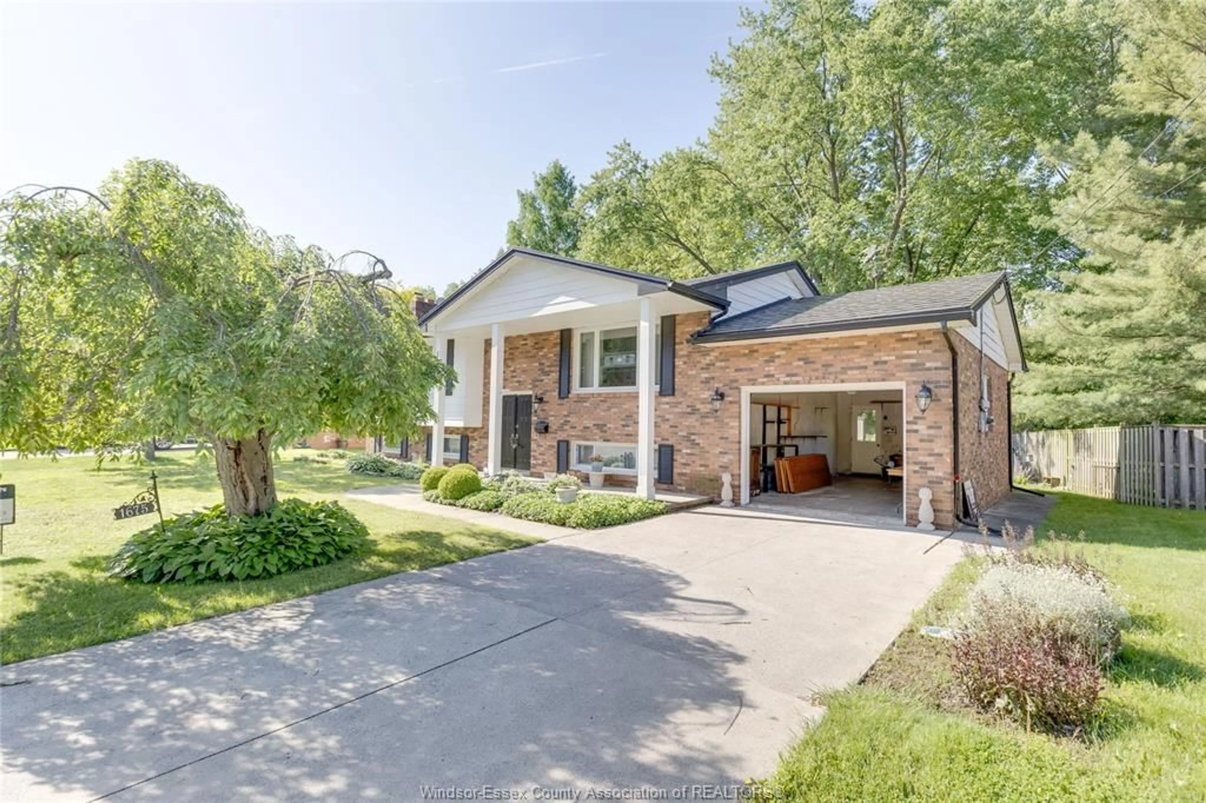 Home with brick exterior material, street for 1675 BOUFFARD Rd, LaSalle Ontario N9J 1H1