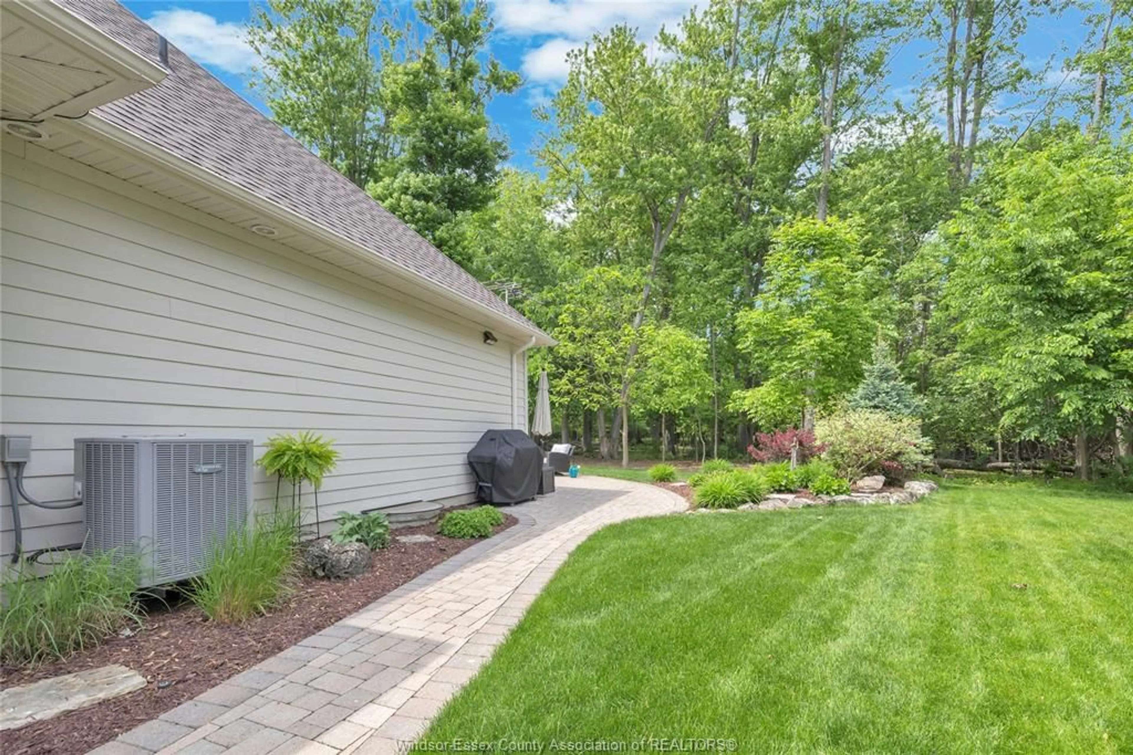 Unknown for 57 RED OAK Cres, Amherstburg Ontario N9V 4C4