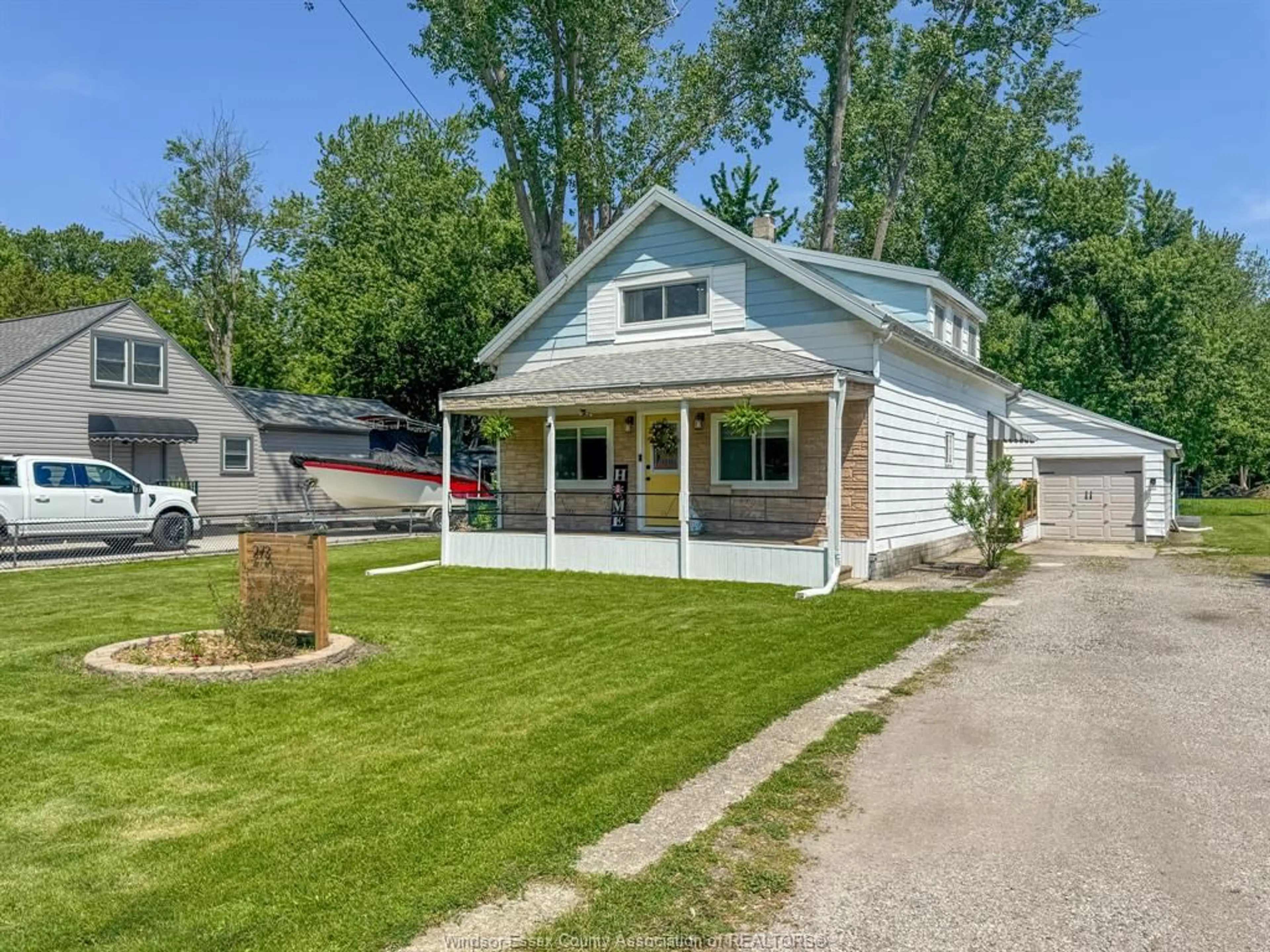 Home with vinyl exterior material, street for 273 MAIDSTONE AVE E., Essex Ontario N8M 2J8