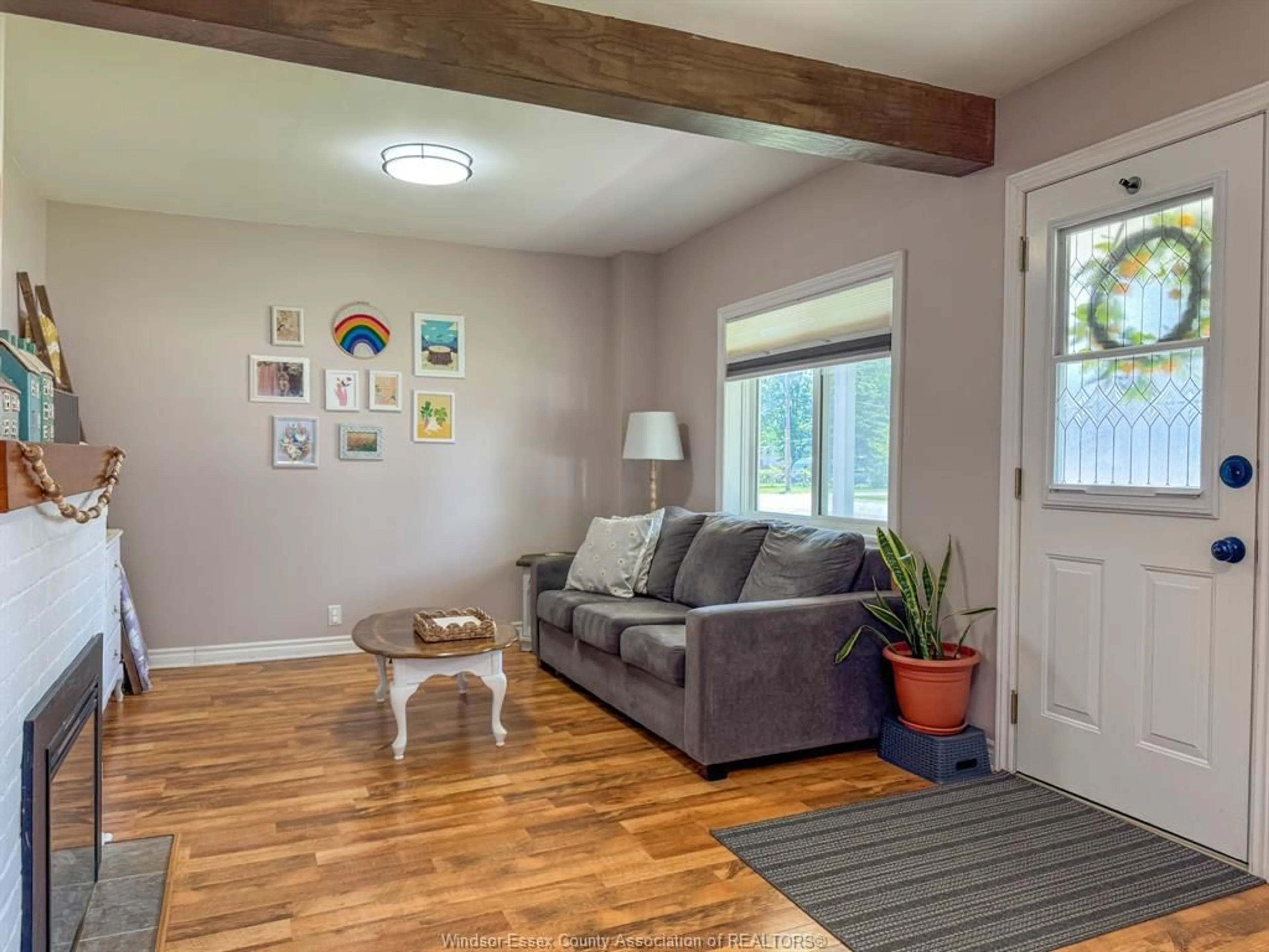 Living room with furniture, unknown for 273 MAIDSTONE AVE E., Essex Ontario N8M 2J8