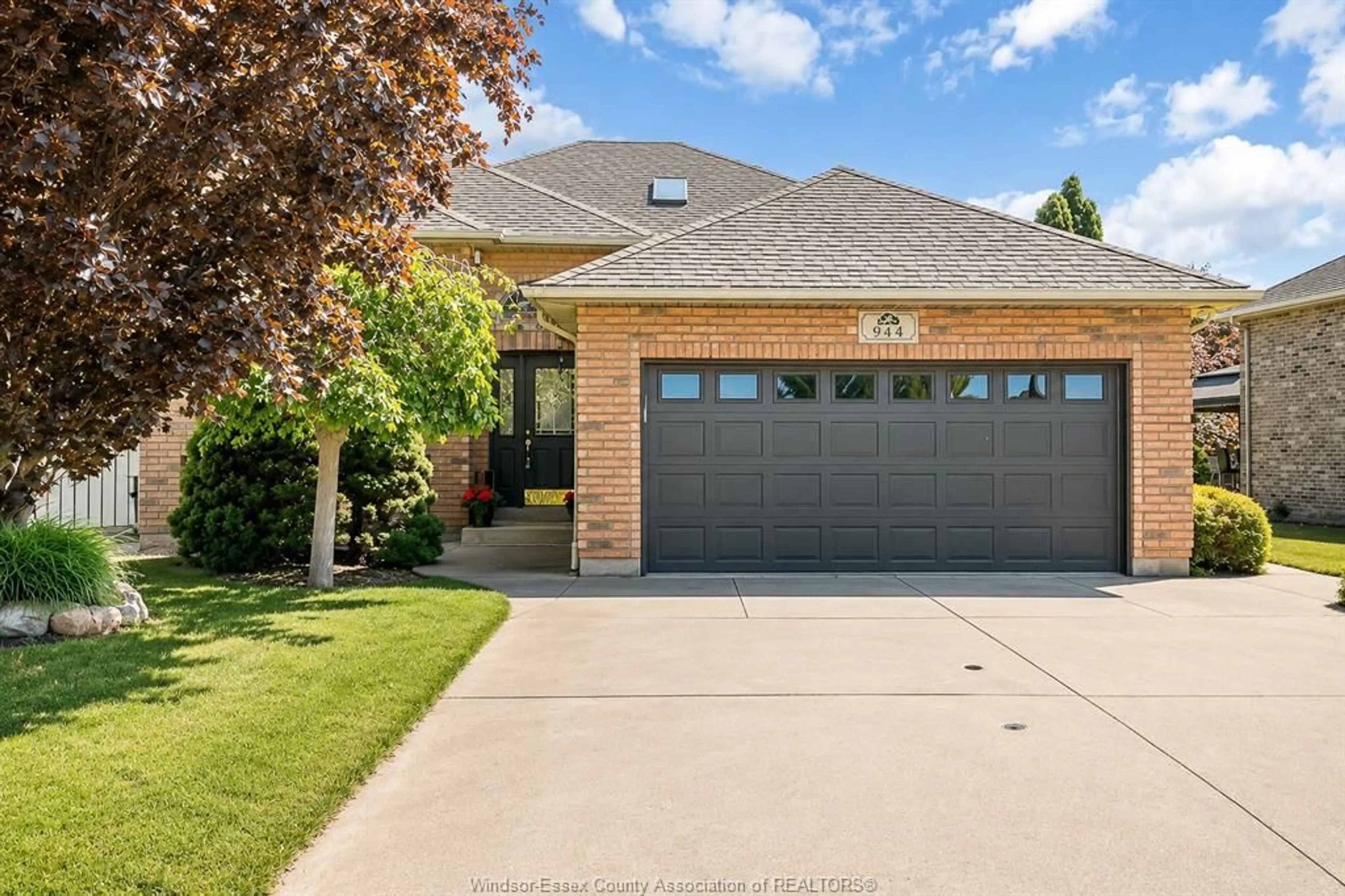 Home with brick exterior material, street for 944 IMPERIAL Cres, Windsor Ontario N9G 2T2