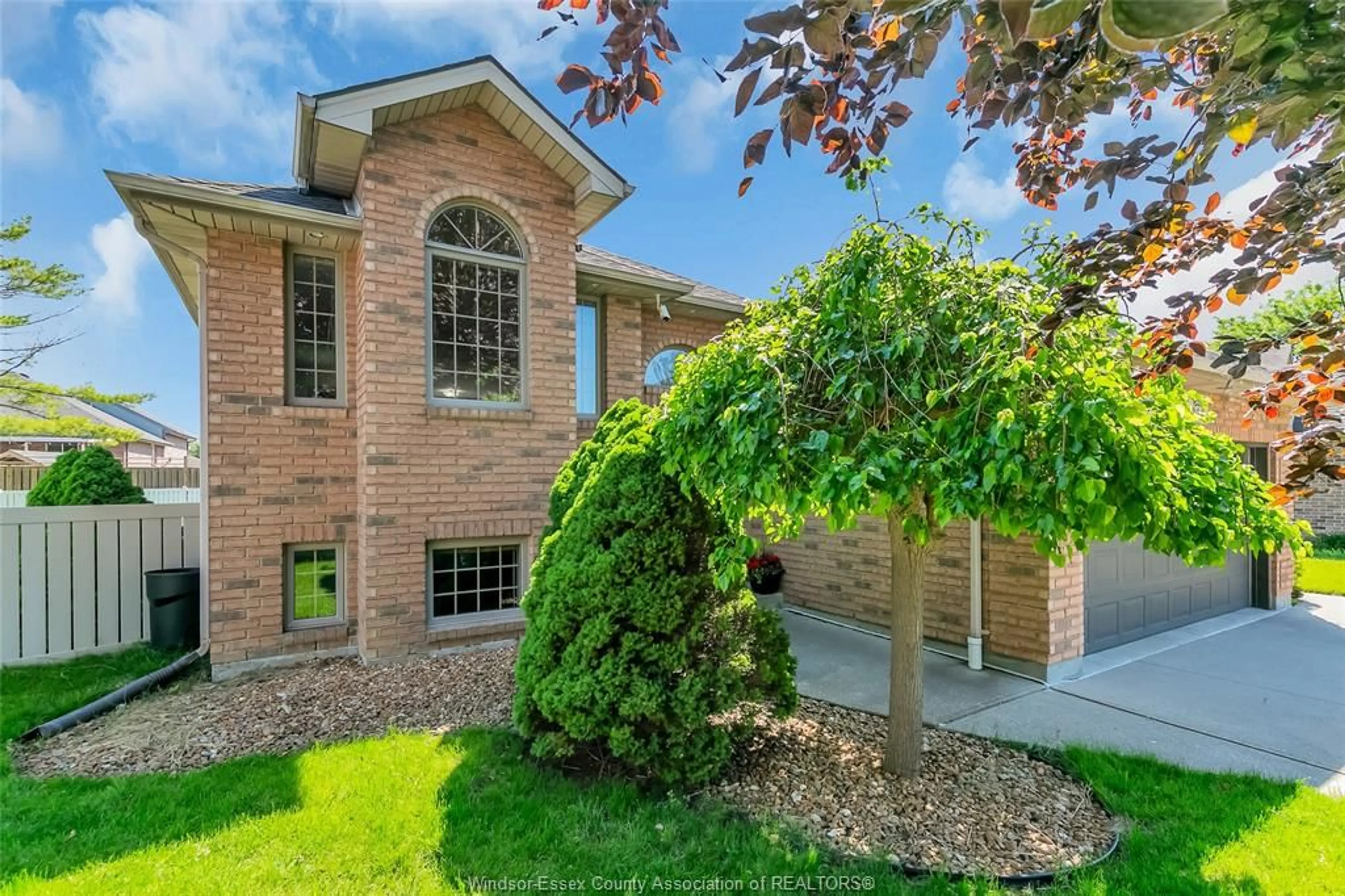 Home with brick exterior material, street for 944 IMPERIAL Cres, Windsor Ontario N9G 2T2