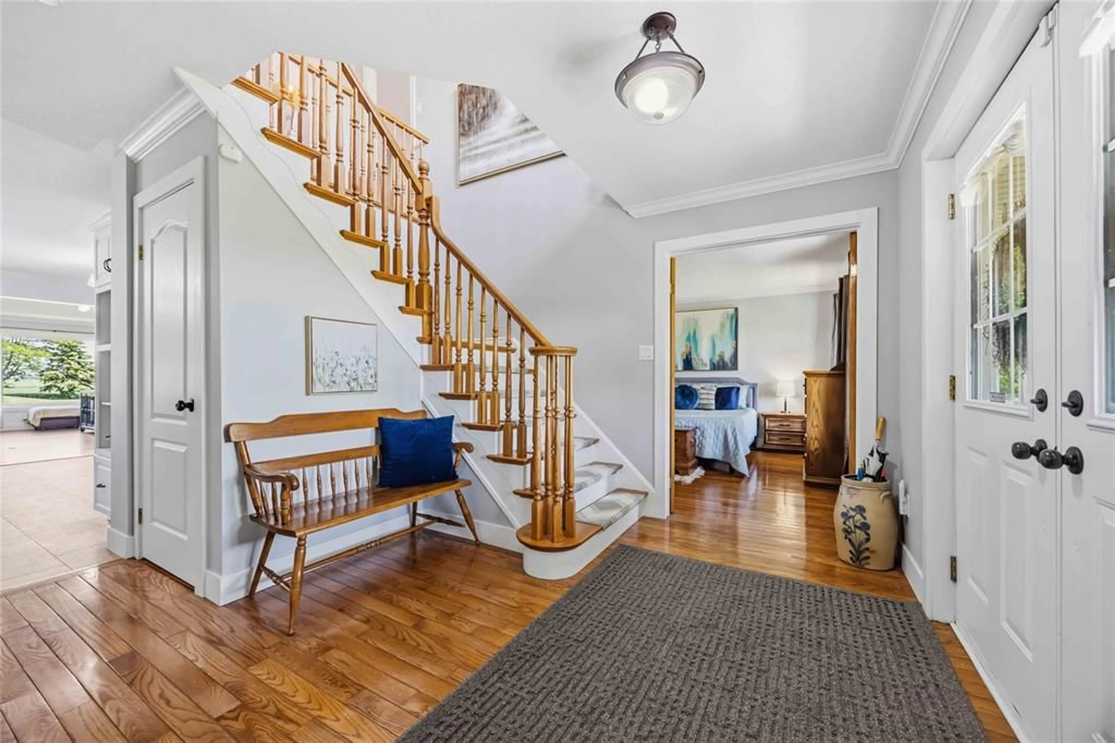 Indoor entryway for 6052 COURTRIGHT Line, Oil Springs Ontario N0N 1P0