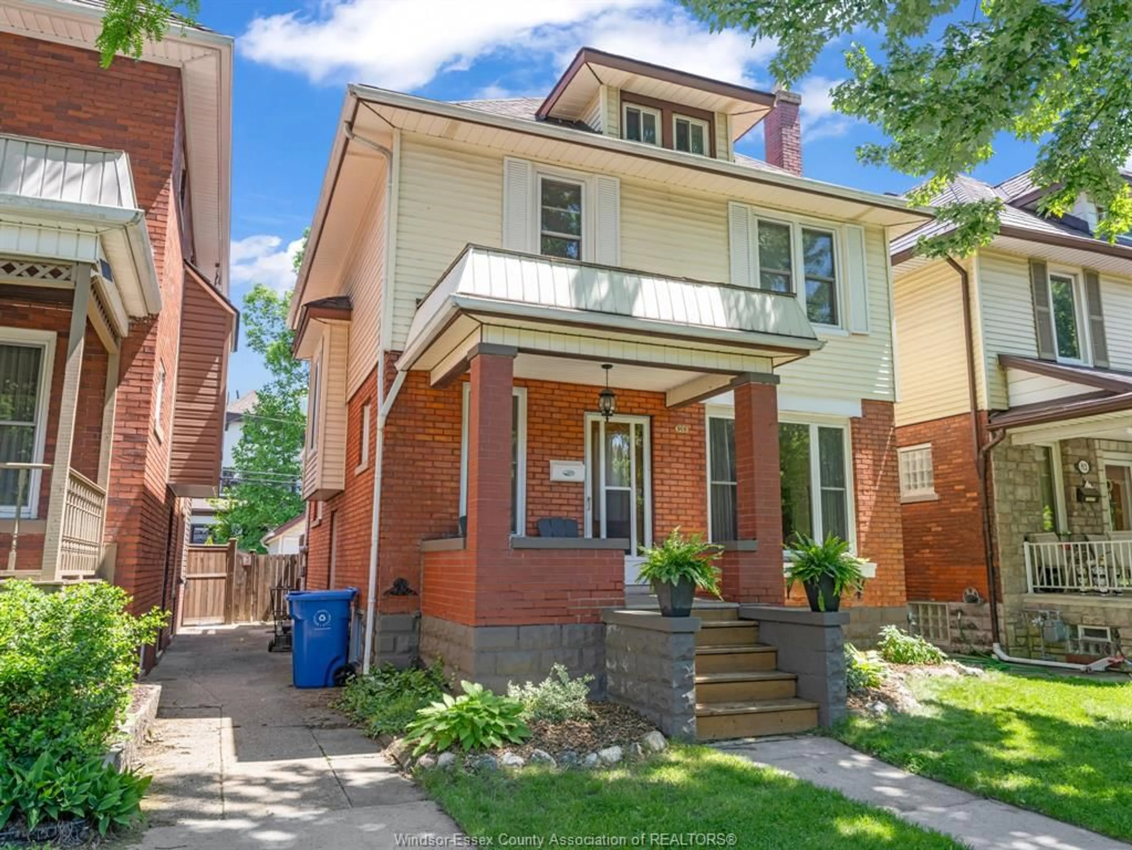 Home with brick exterior material, street for 908 WINDERMERE Rd, Windsor Ontario N8Y 3E4
