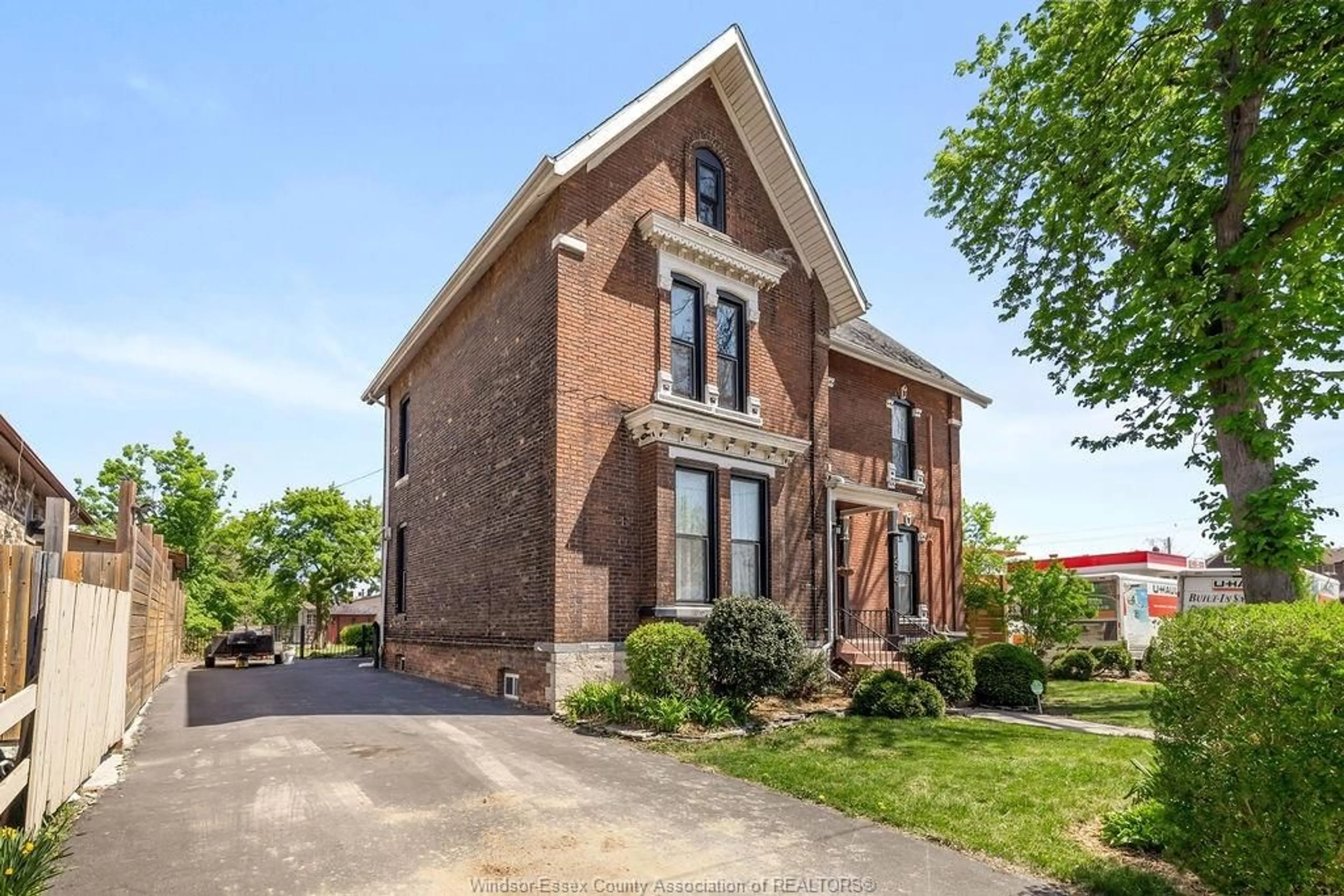 Home with brick exterior material, street for 274 CRAWFORD Ave, Windsor Ontario N9A 5C2