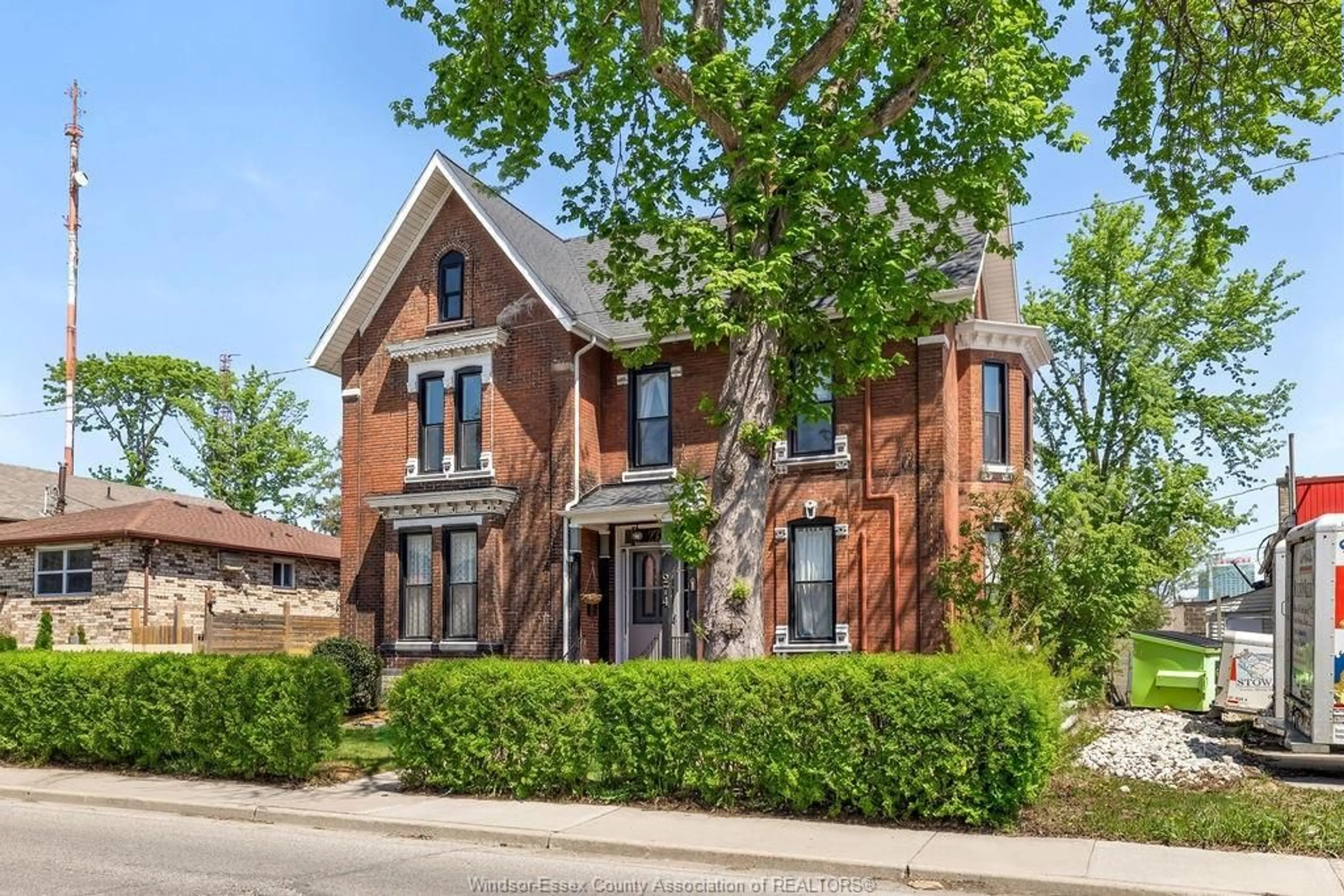Home with brick exterior material, street for 274 CRAWFORD Ave, Windsor Ontario N9A 5C2