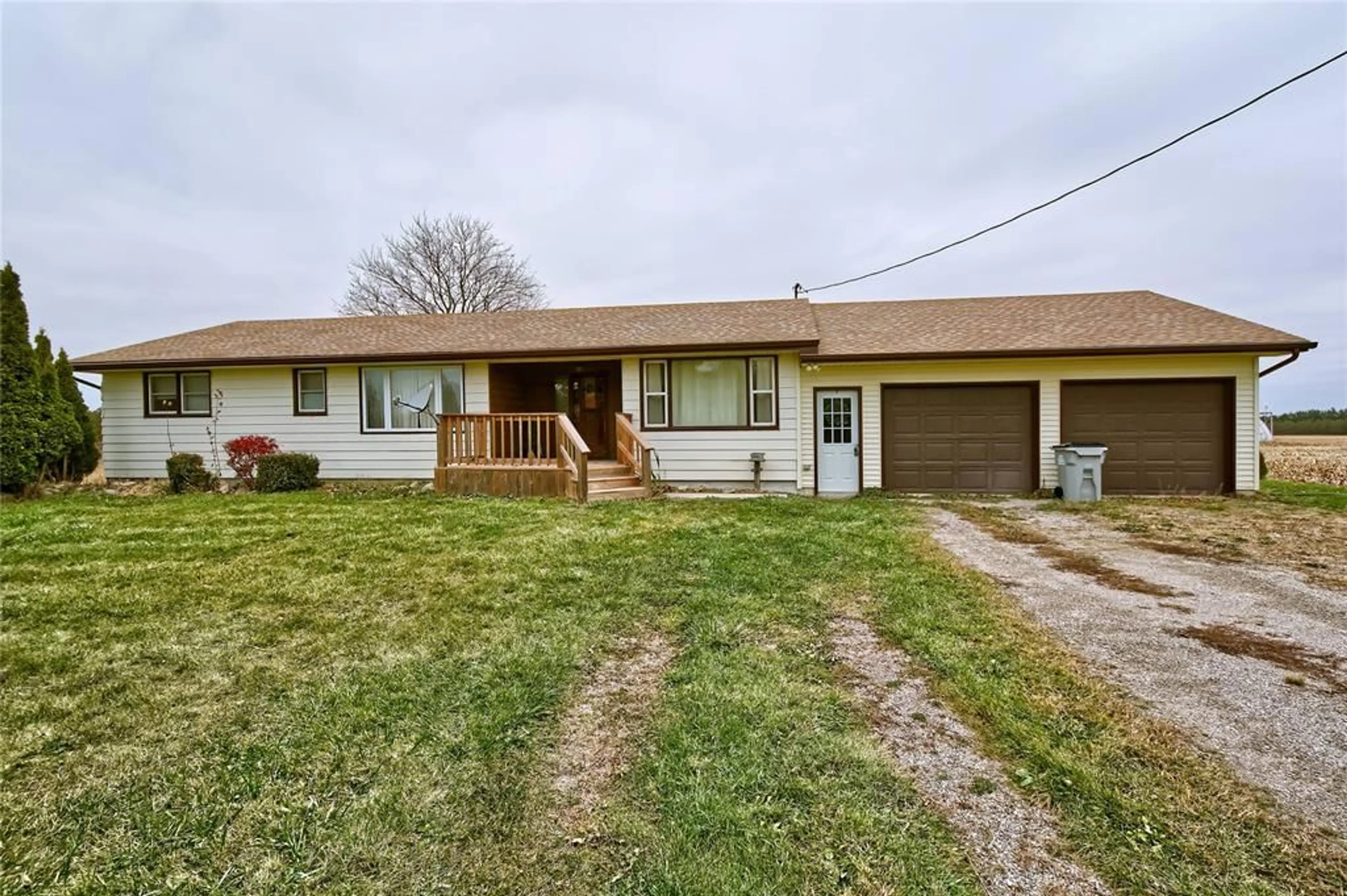 A pic from outside/outdoor area/front of a property/back of a property/a pic from drone, street for 6256 EGREMONT Rd, Warwick-Watford Ontario N0N 1J4