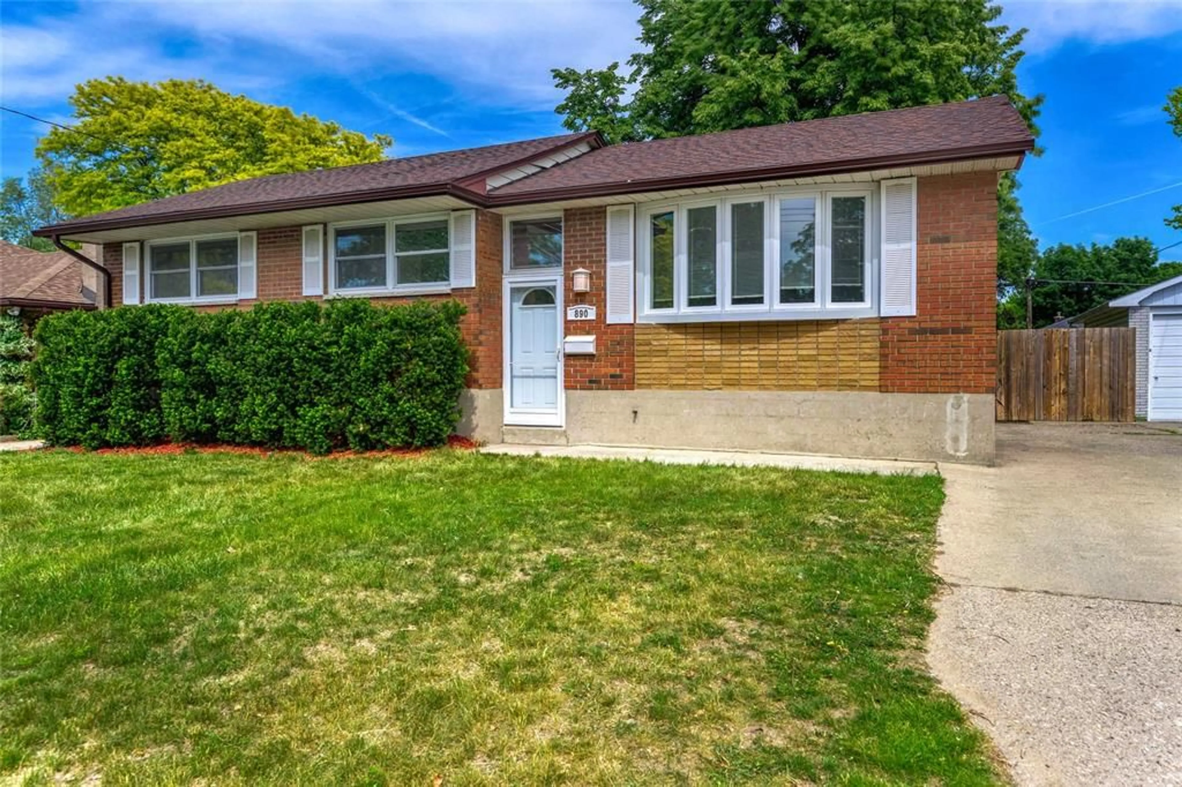 Home with brick exterior material, street for 890 HOLLANDS Ave, Sarnia Ontario N7S 3C1