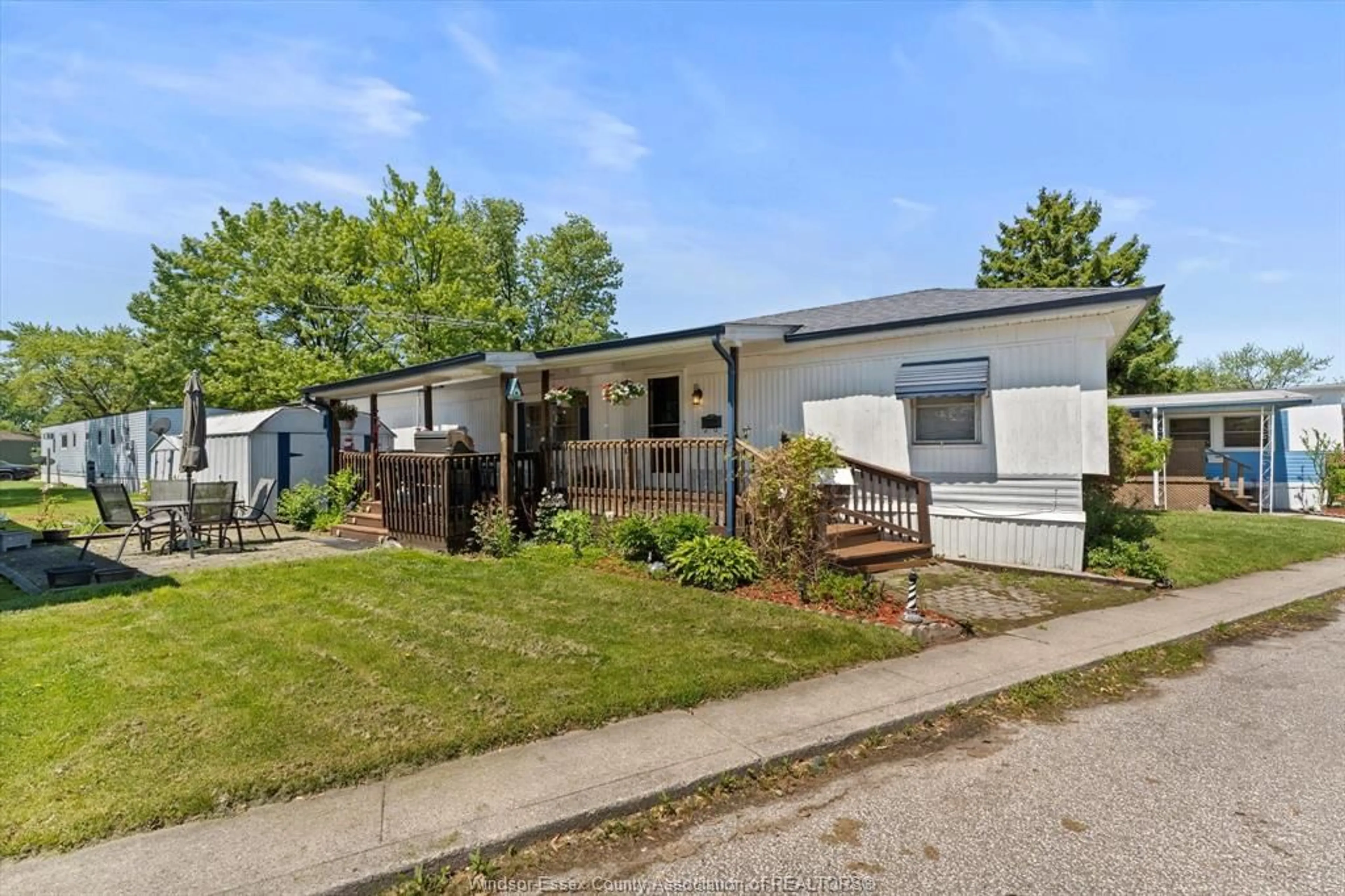 Unknown for 43 Holly St, Lakeshore Ontario N9Y 2J6