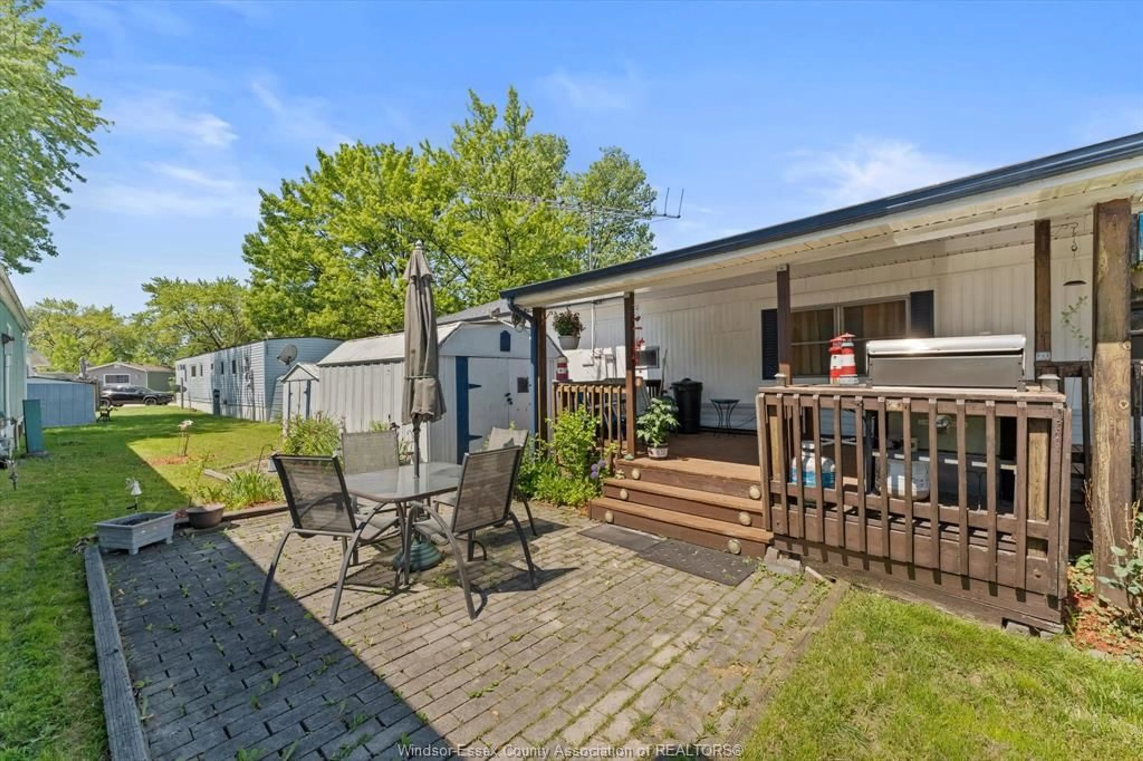 Patio, street for 43 Holly St, Lakeshore Ontario N9Y 2J6