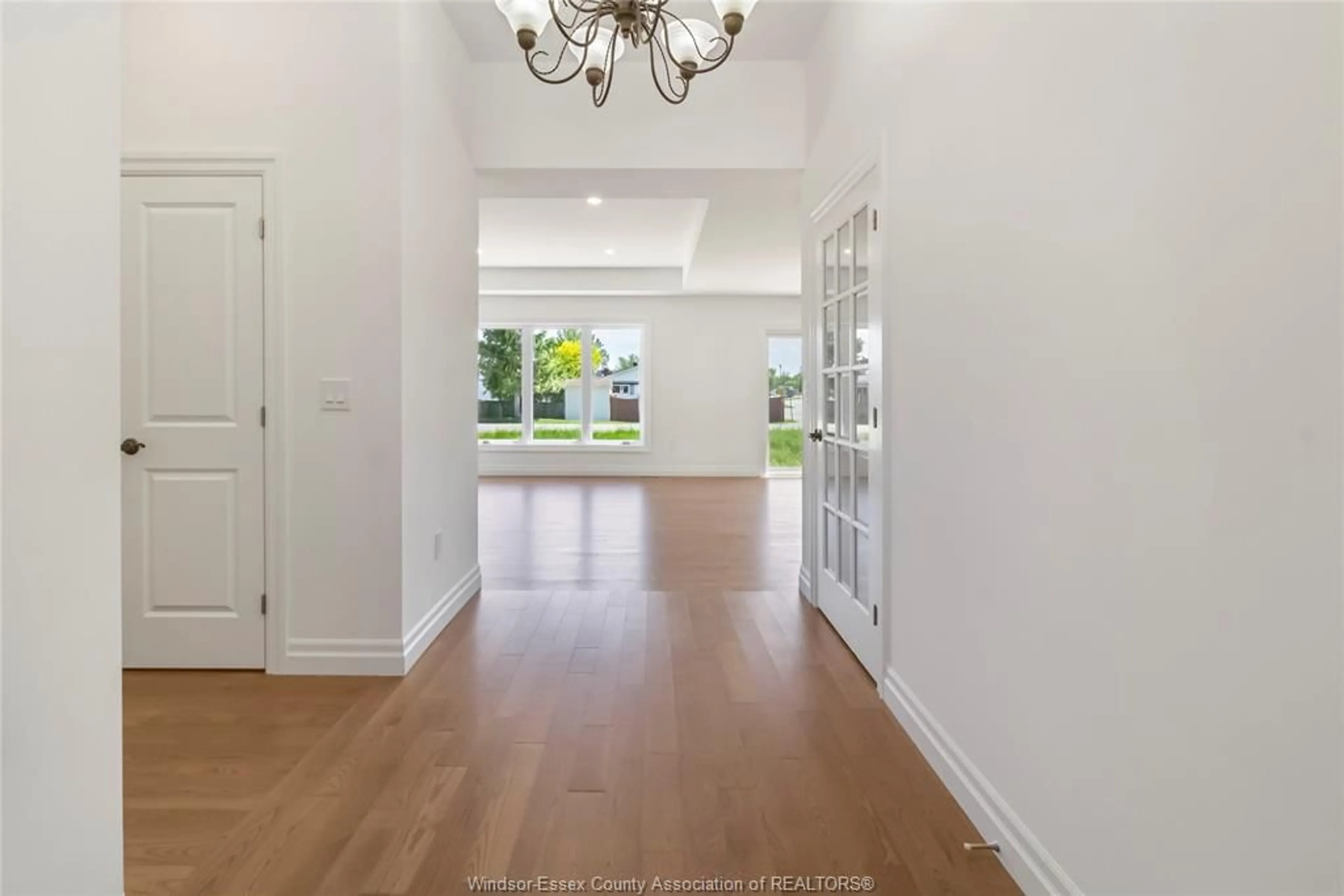 Indoor foyer for 12175 DUCHARME Lane, McGregor Ontario N0R 1J0