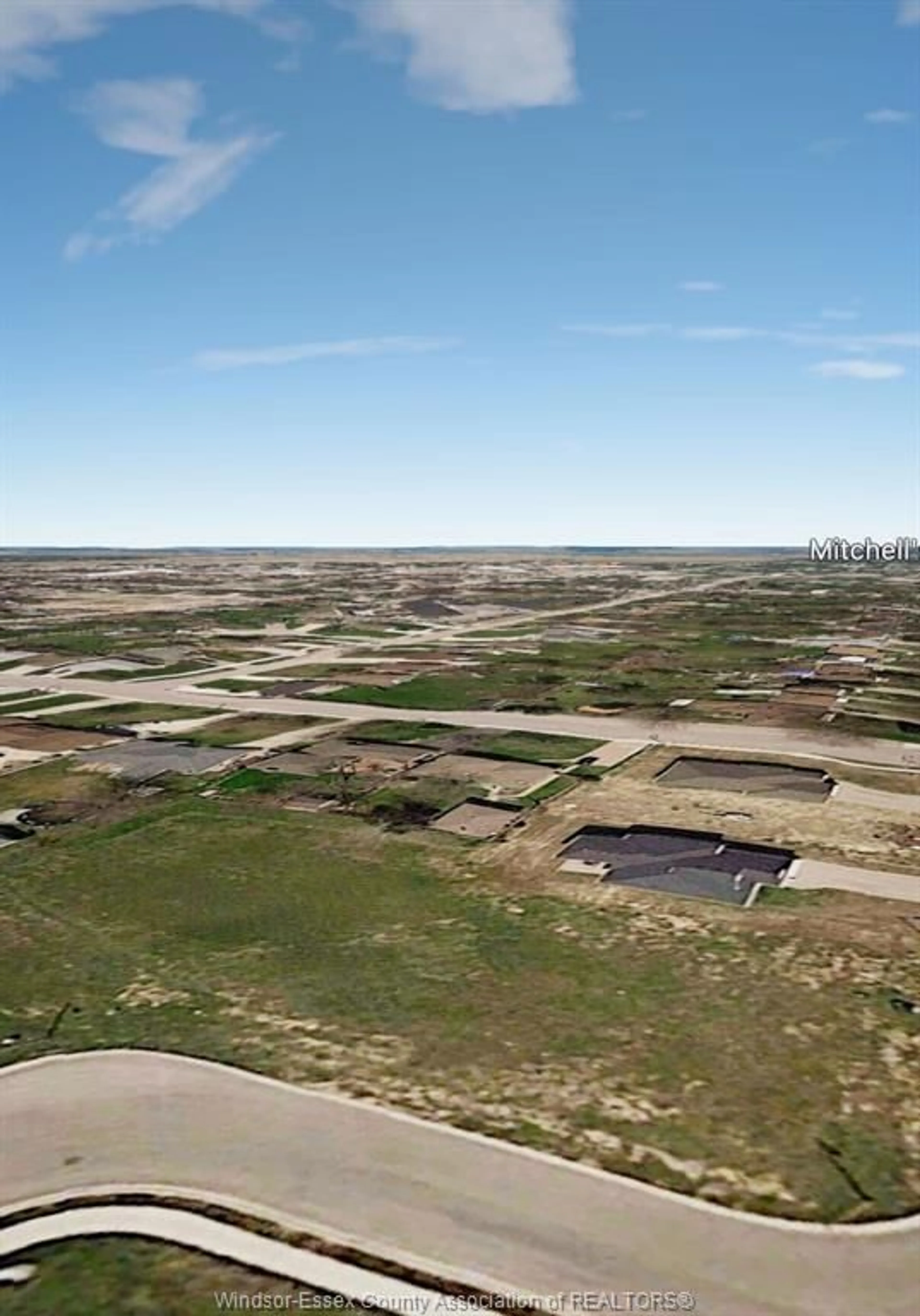 A pic from outside/outdoor area/front of a property/back of a property/a pic from drone, street for 197 BRIEN W, Essex Ontario N8M 3G3