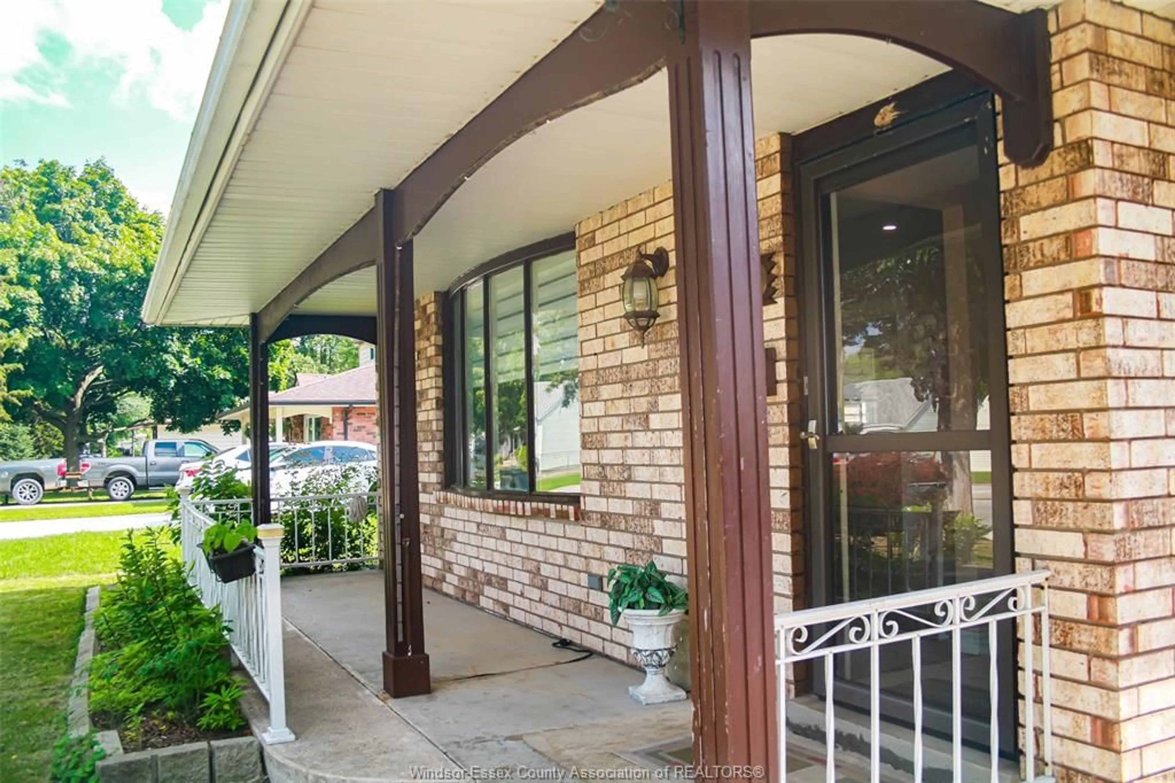 Patio, street for 2709 CLEMENCEAU, Windsor Ontario N8T 2P9