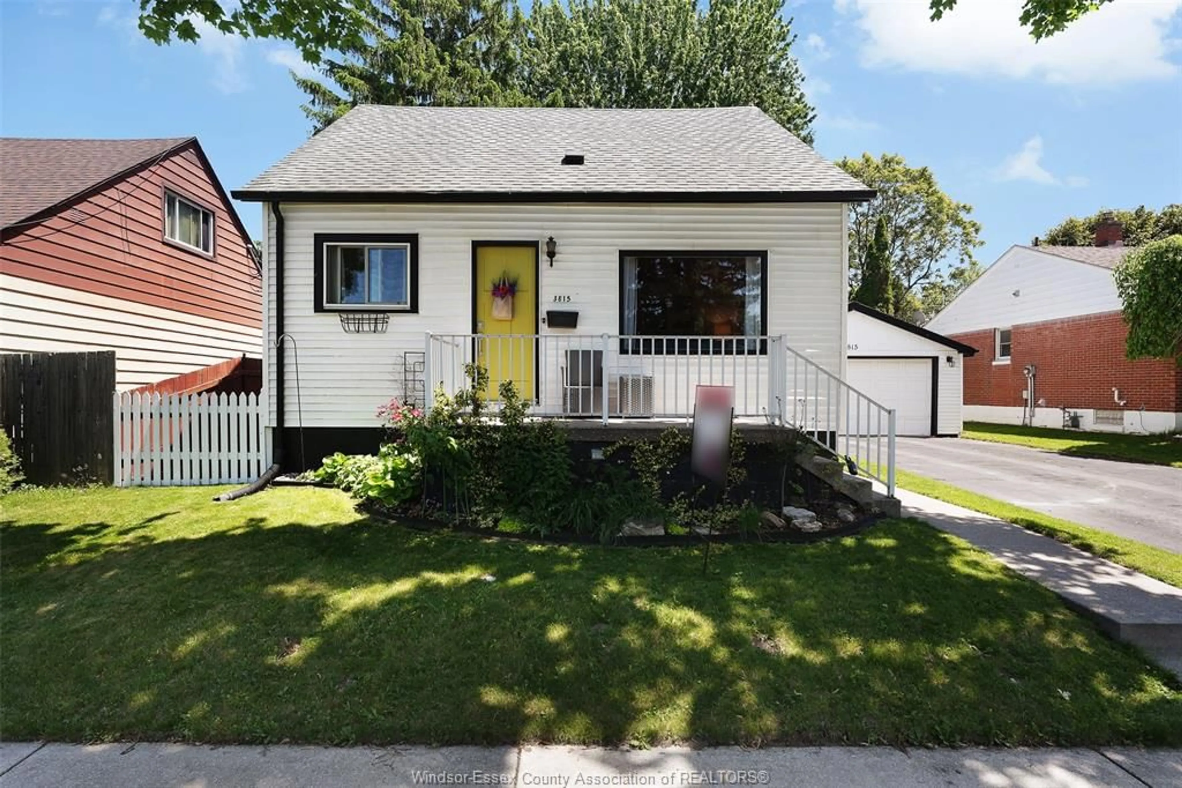 Home with vinyl exterior material, street for 3815 VAUGHAN St, Windsor Ontario N9C 1Z6