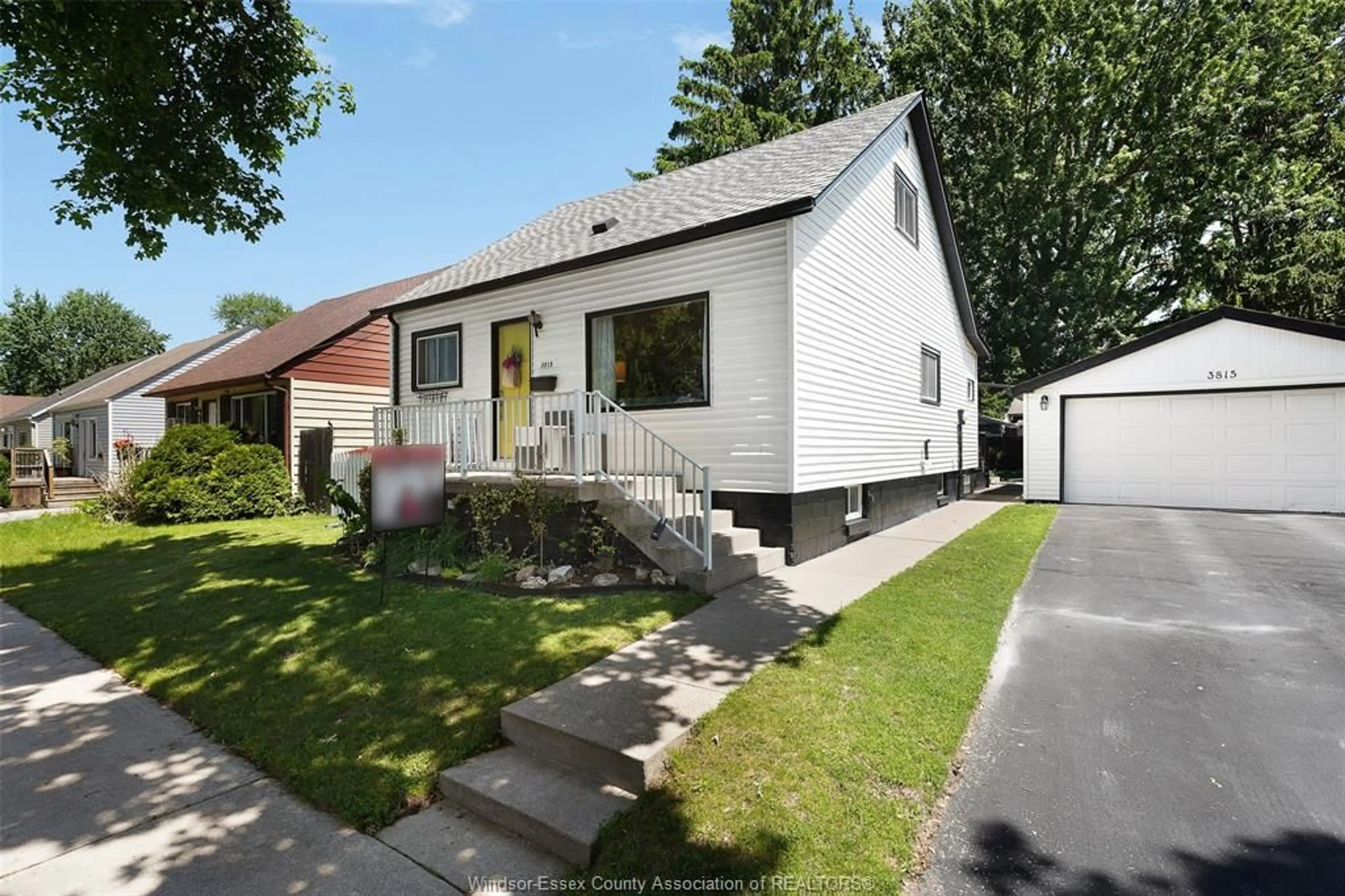 Unknown for 3815 VAUGHAN St, Windsor Ontario N9C 1Z6