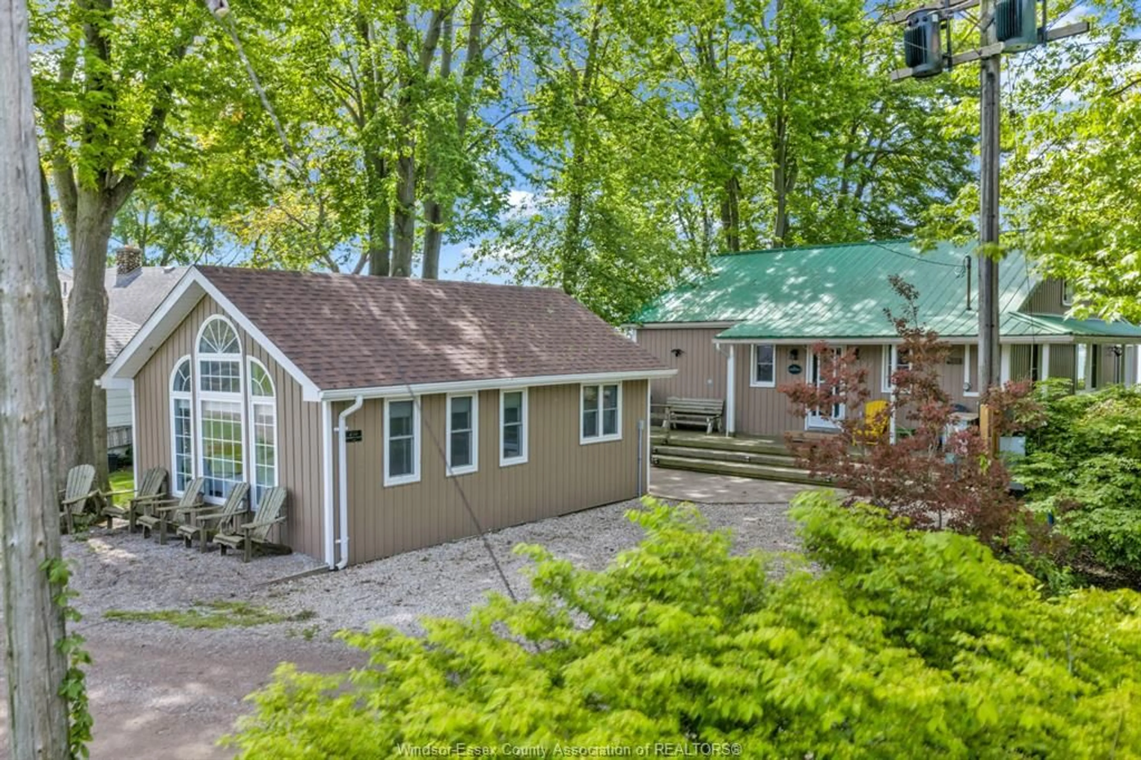 A pic from outside/outdoor area/front of a property/back of a property/a pic from drone, unknown for 499 OXLELY BEACH Rd, Harrow Ontario N0R 1G0