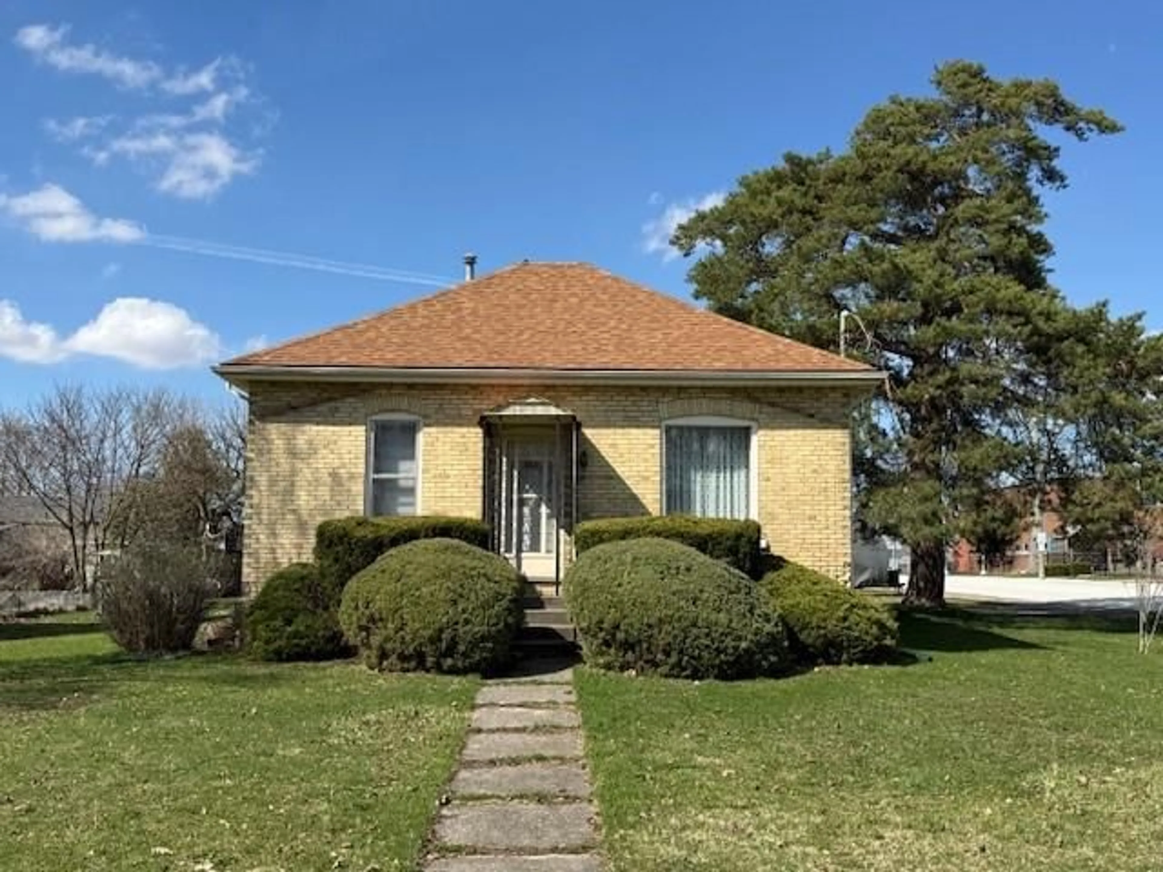 Home with brick exterior material, street for 597 SIMCOE St, Warwick-Watford Ontario N0M 2S0