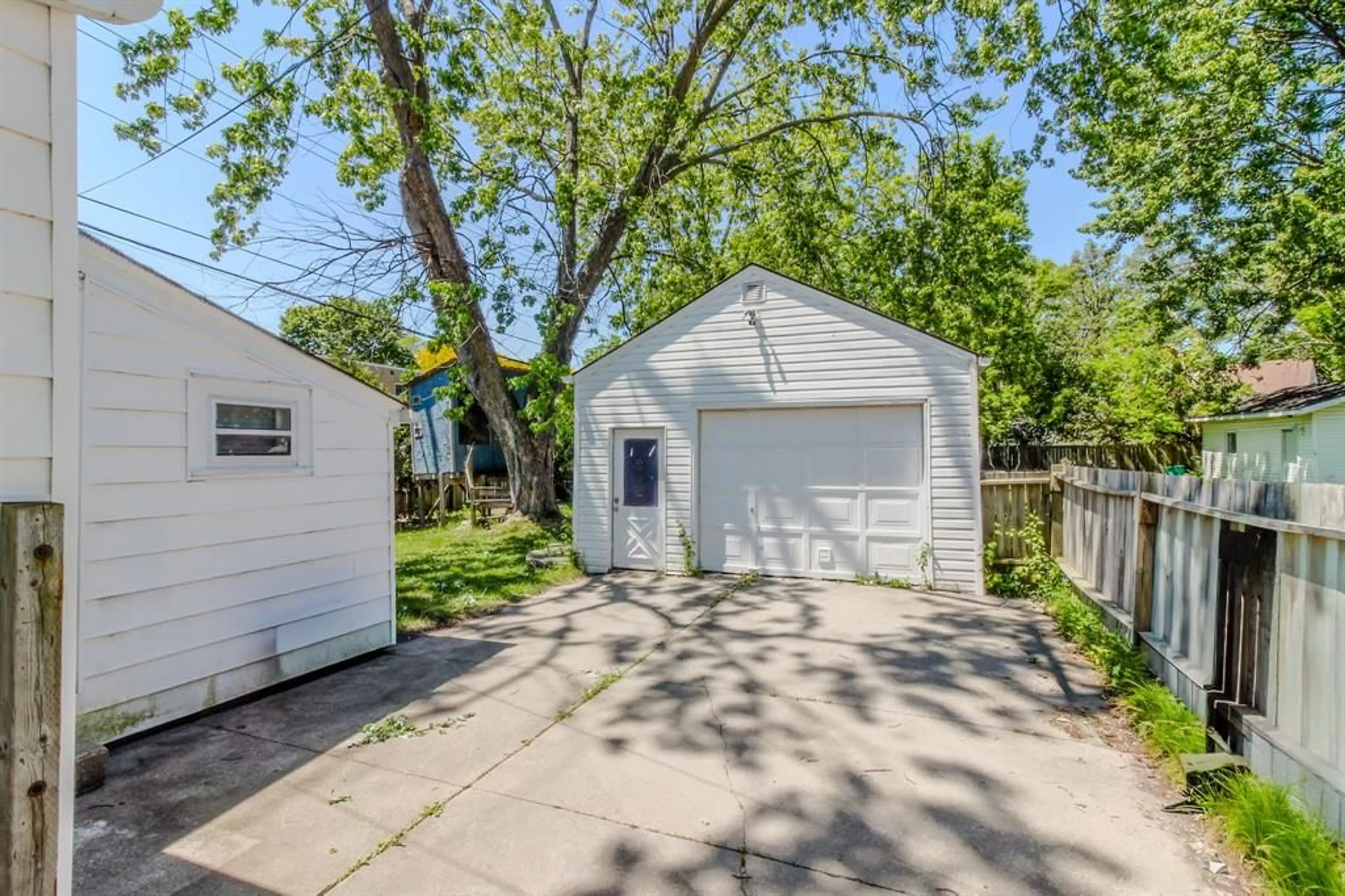 Shed for 117 WALNUT Ave, Sarnia Ontario N7T 3V5