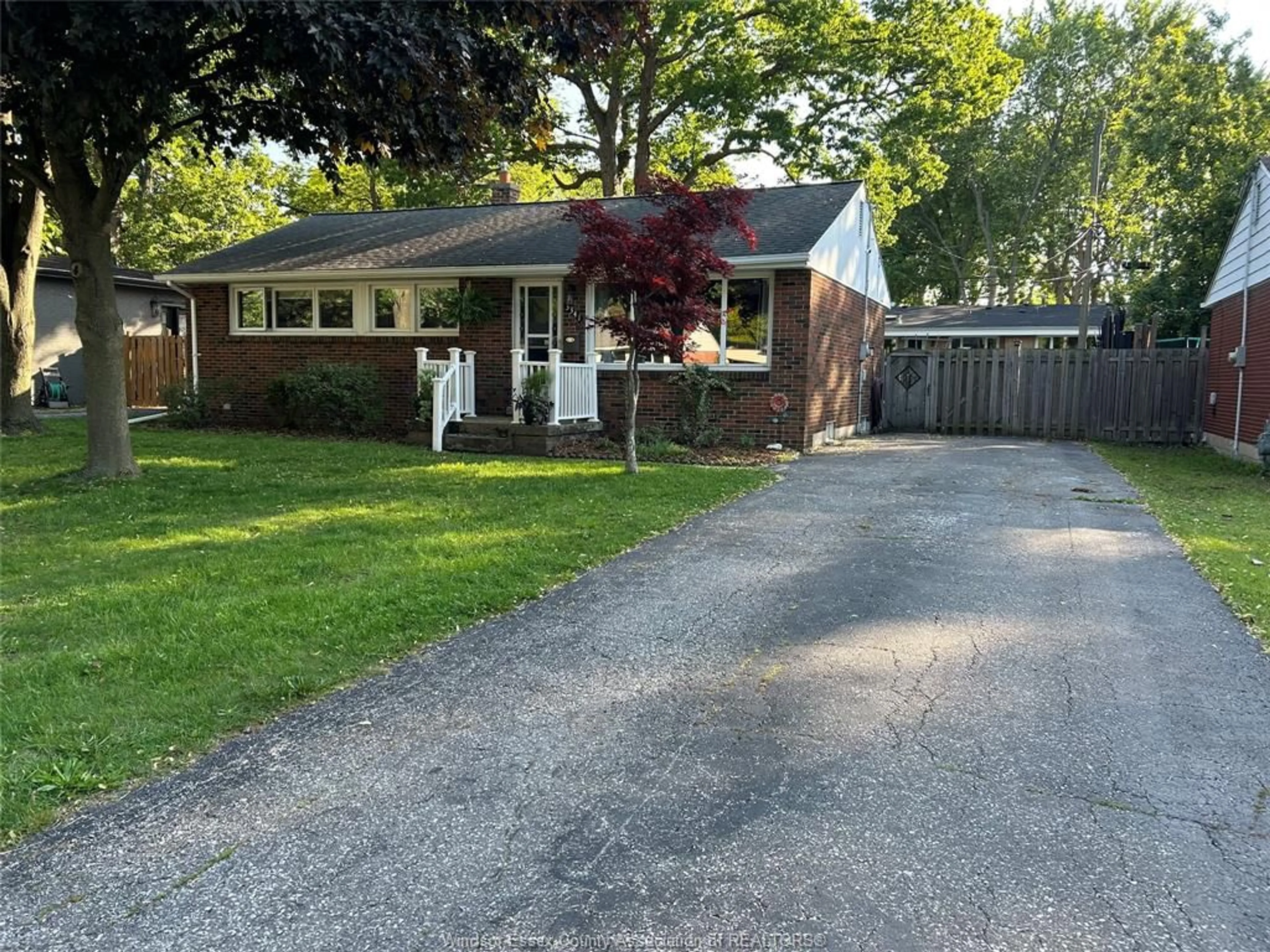 Unknown for 3341 Mark Ave, Windsor Ontario N9E 2X2
