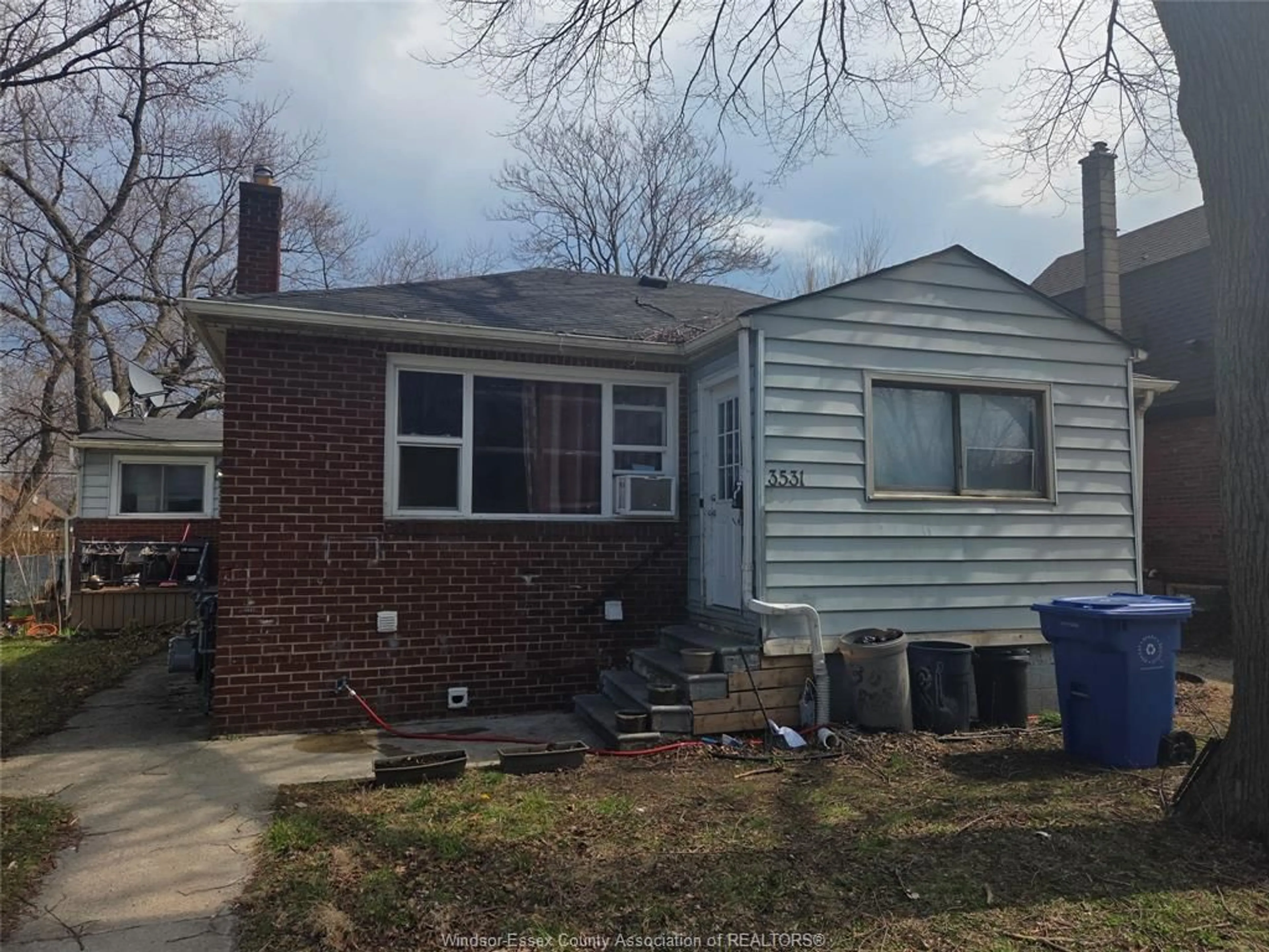 Unknown for 3531 Peter St, Windsor Ontario N9C 1J6