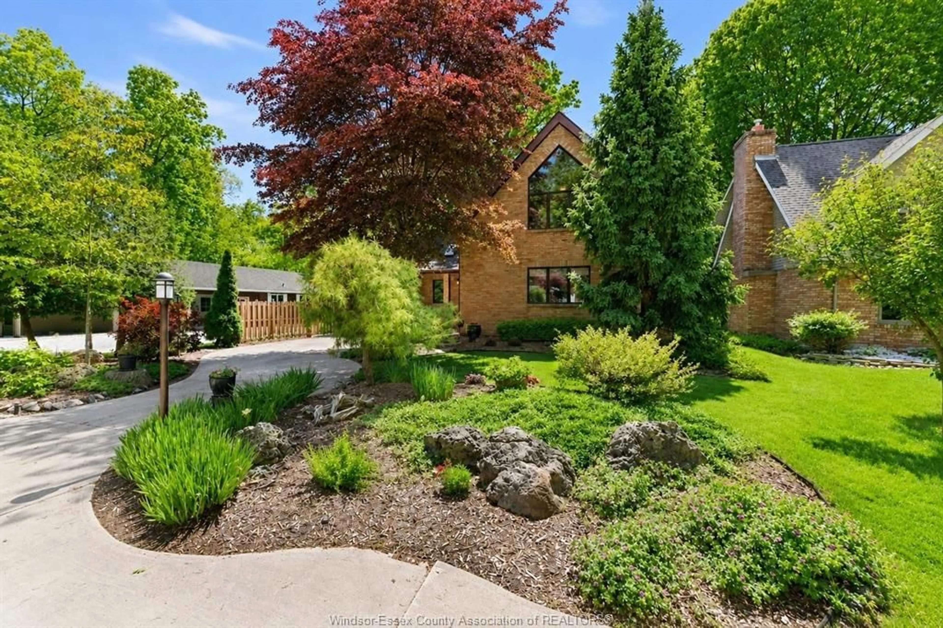 A pic from outside/outdoor area/front of a property/back of a property/a pic from drone, street for 21072 PIER Rd, Wheatley Ontario N0P 2P0