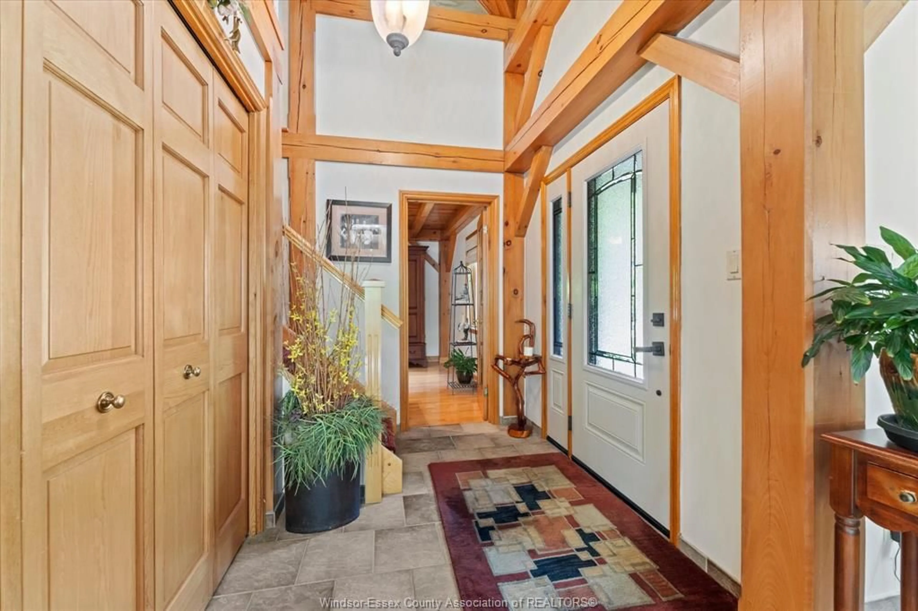 Indoor foyer for 21072 PIER Rd, Wheatley Ontario N0P 2P0