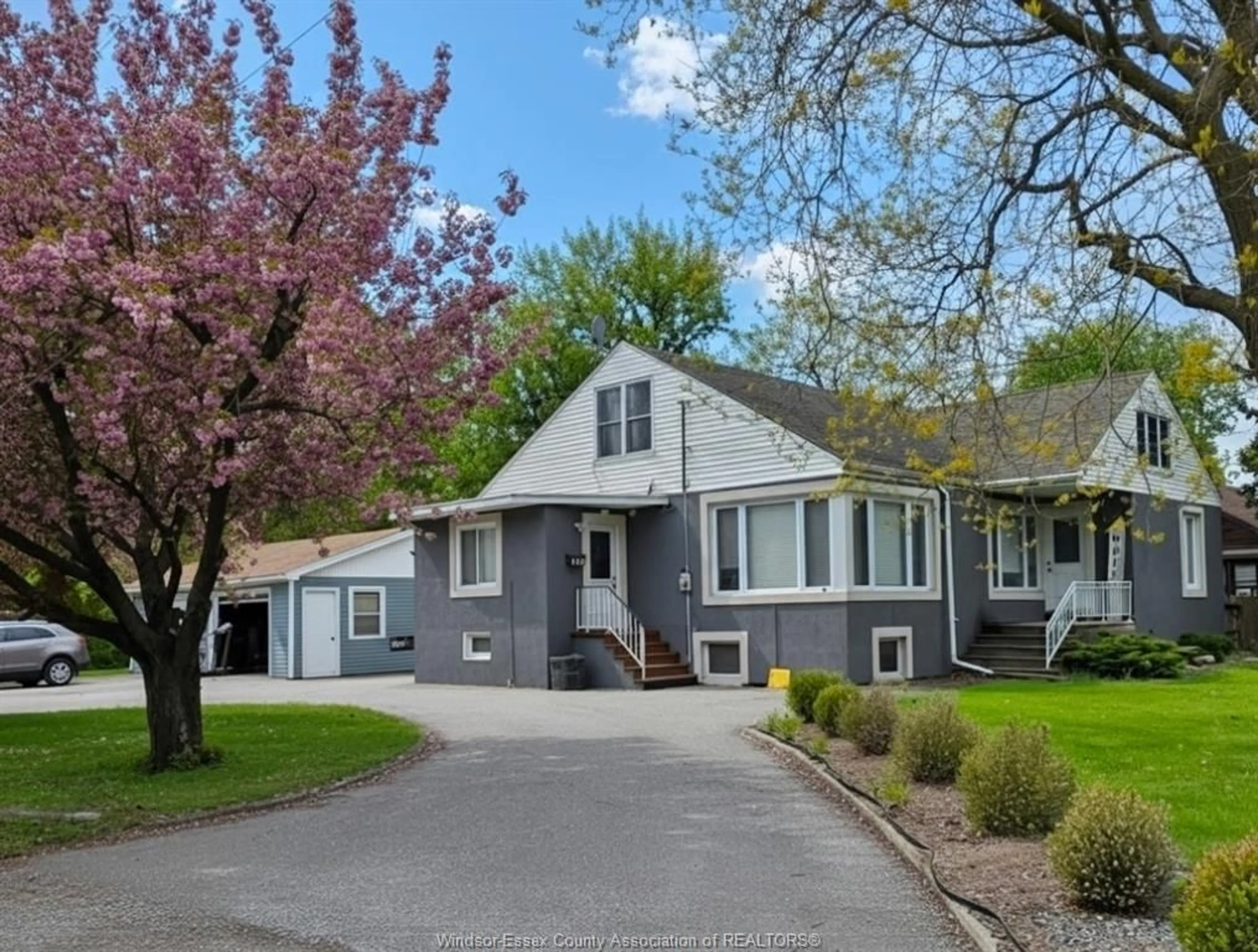 Home with vinyl exterior material, street for 485 PRINCE, Windsor Ontario N9C 2Y7