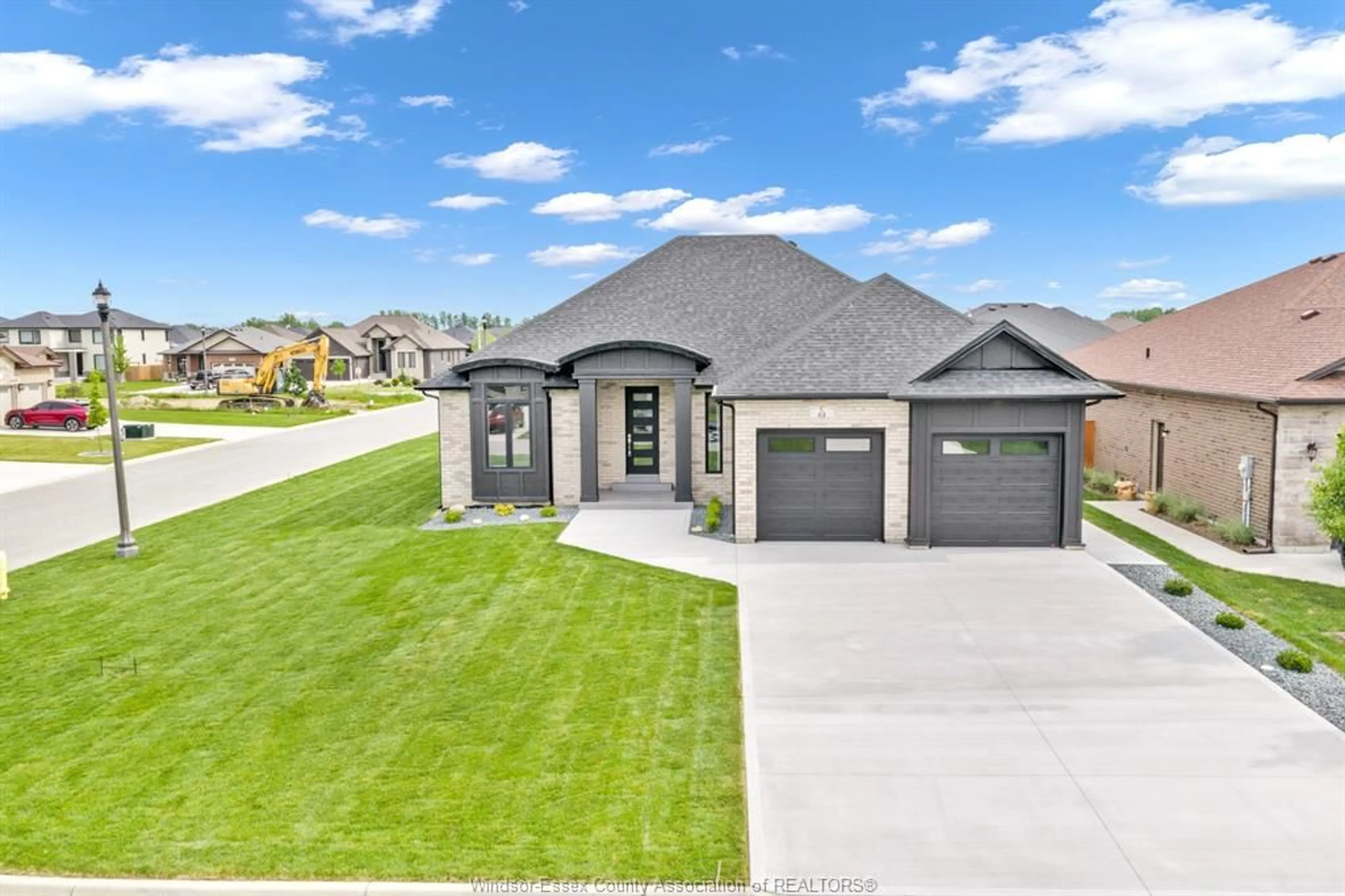 Home with brick exterior material, street for 61 HILTON Crt, Amherstburg Ontario N9V 4B6