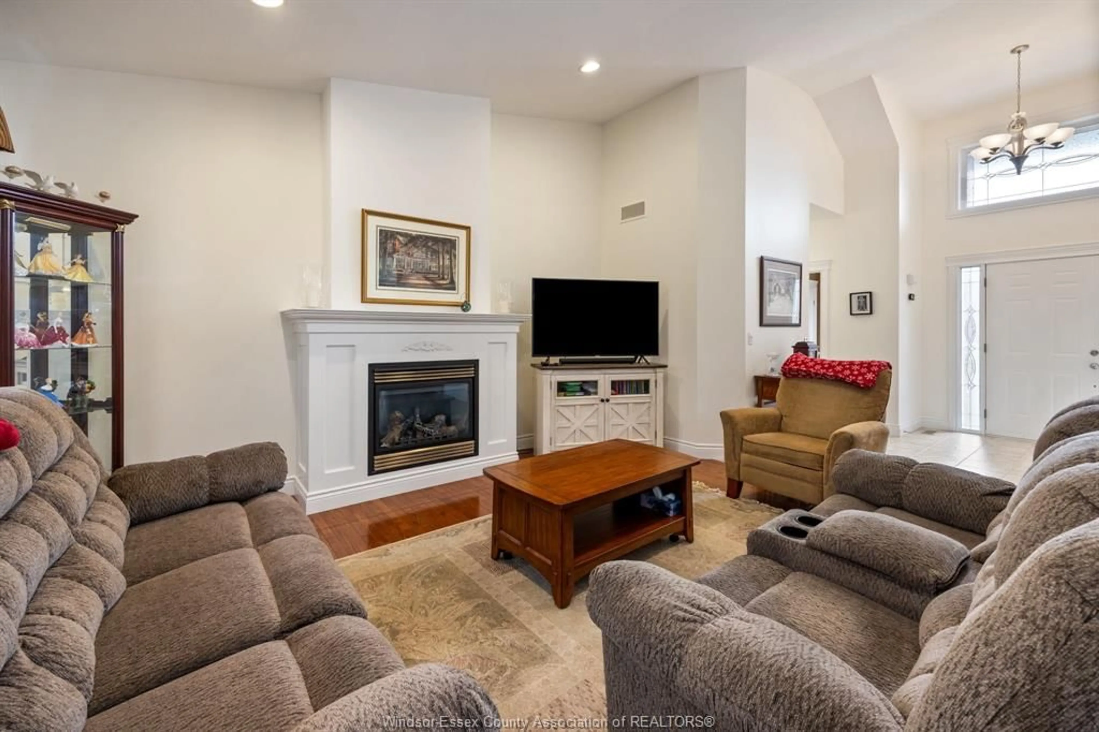 Living room with furniture, unknown for 26 MARSHWOODS Blvd, Kingsville Ontario N9Y 0A7