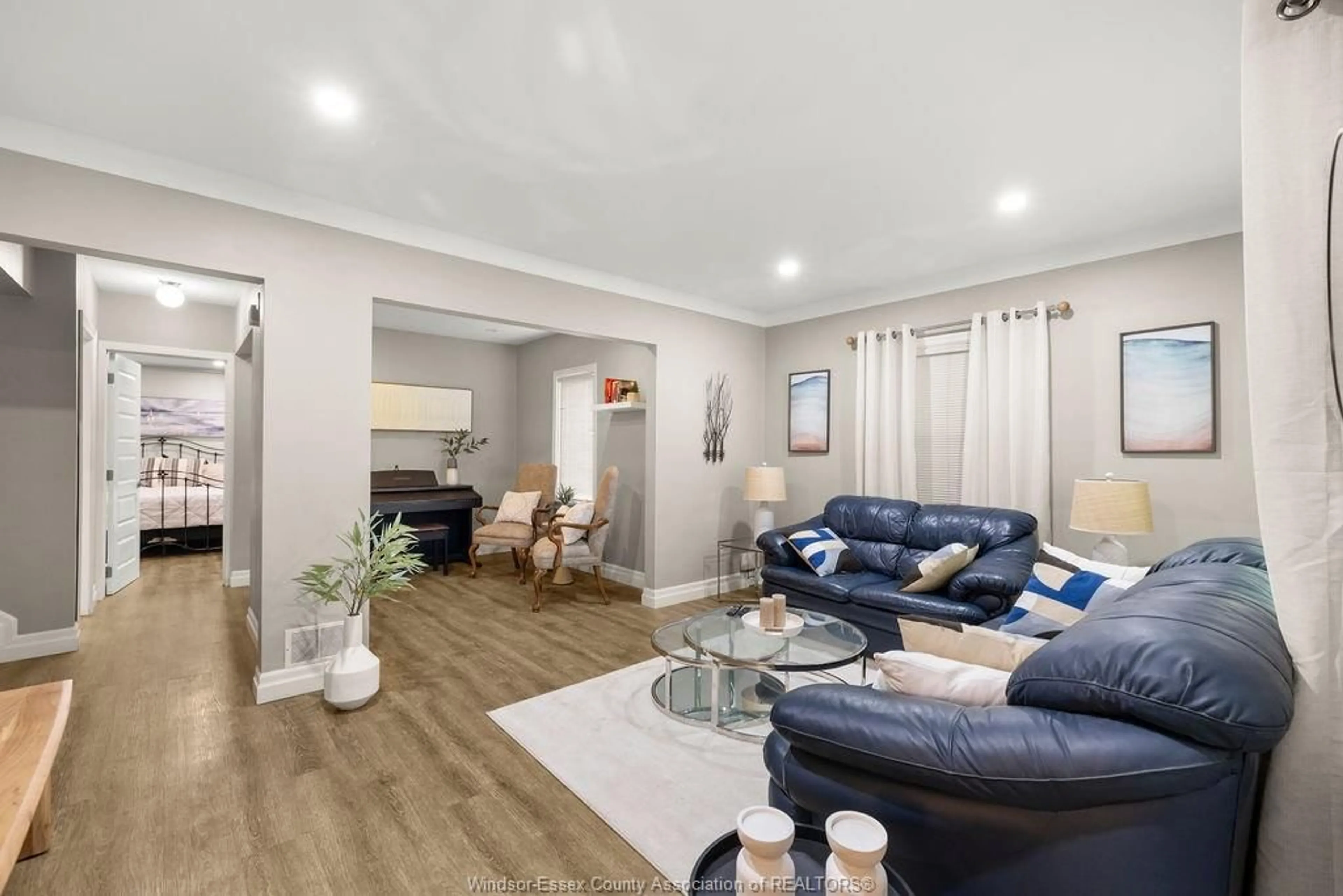 Living room with furniture, unknown for 3450 CHURCH, Windsor Ontario N9E 1V5