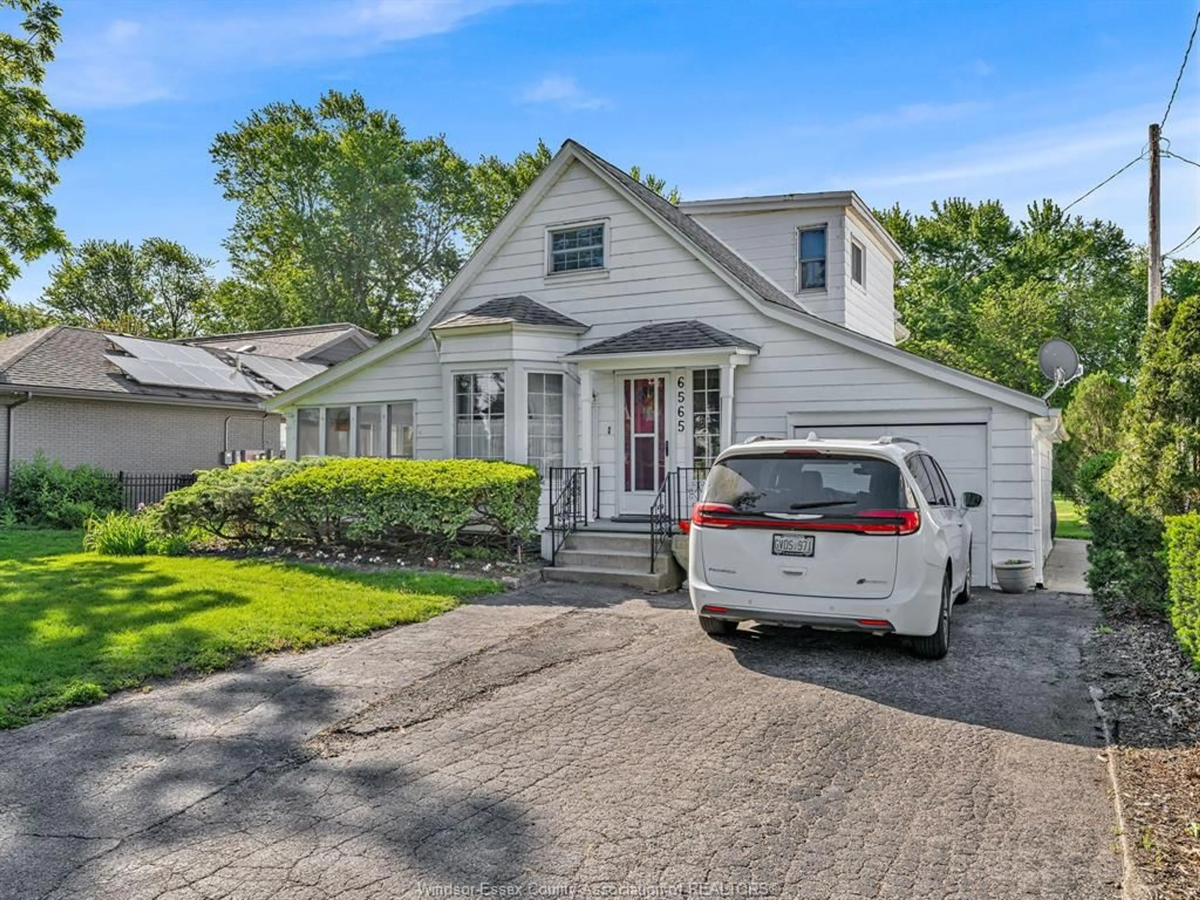Unknown for 6565 RIVERSIDE Dr, Windsor Ontario N8S 1C1
